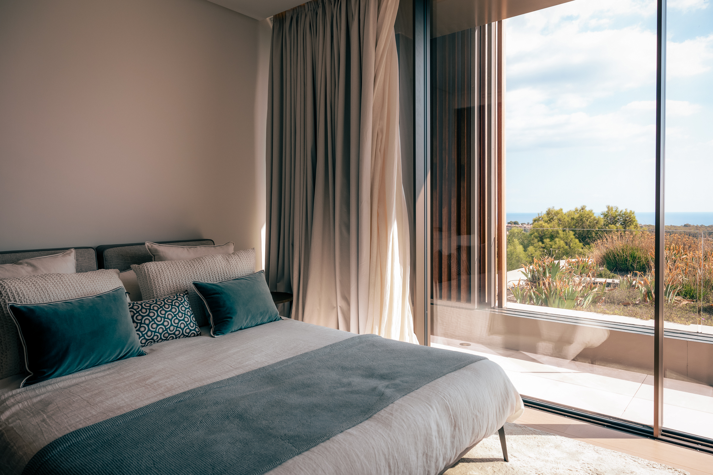 Stunning 5-Bedroom Villa in Bendinat with Sea Views and Pool — image 18