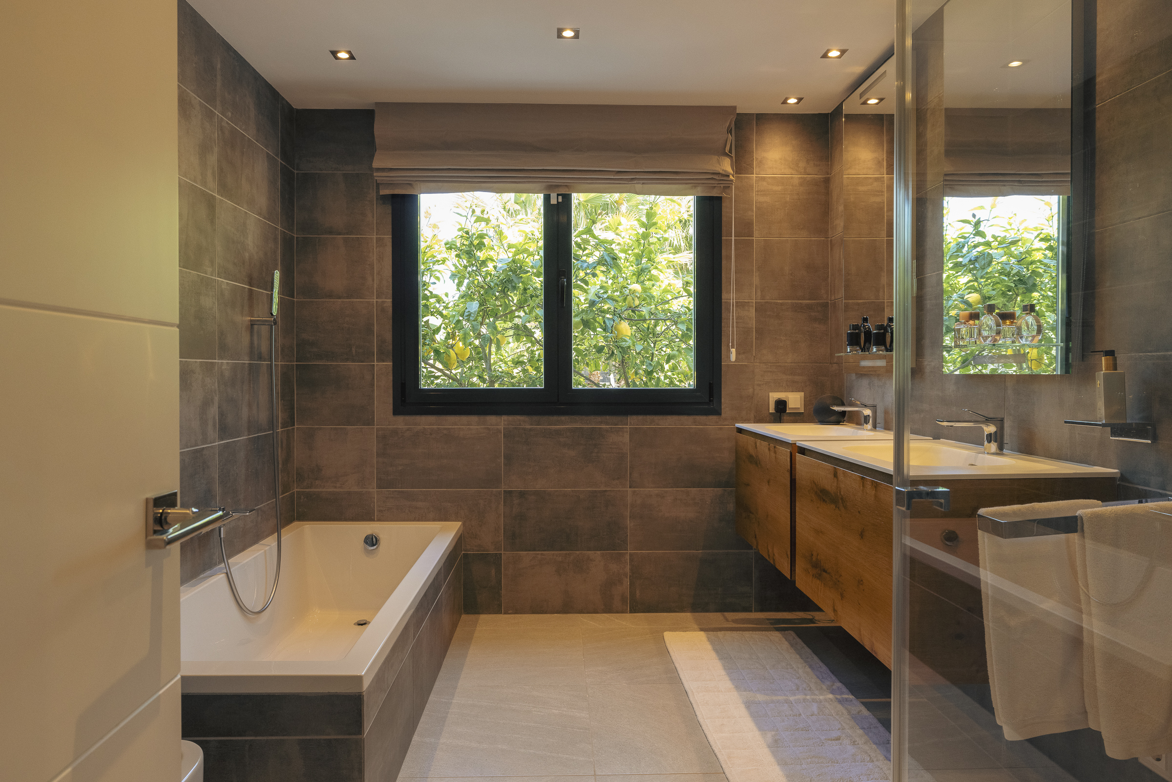 Contemporary 4-Bedroom Villa in Cala Vinyes with Pool — image 11