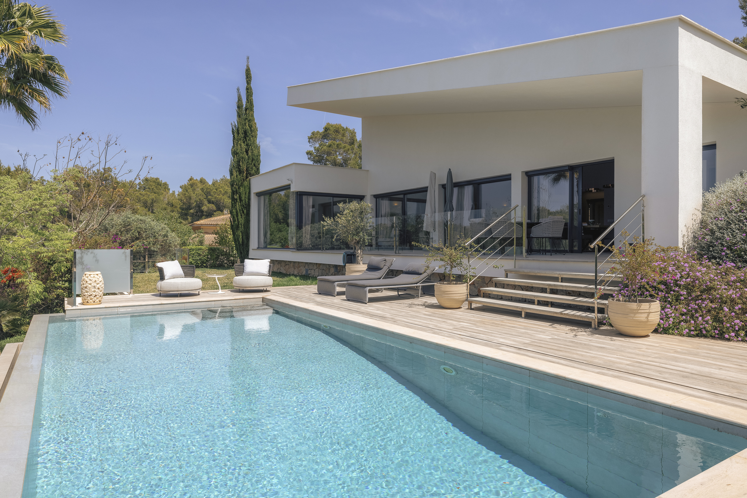 Contemporary 4-Bedroom Villa in Cala Vinyes with Pool — image 13