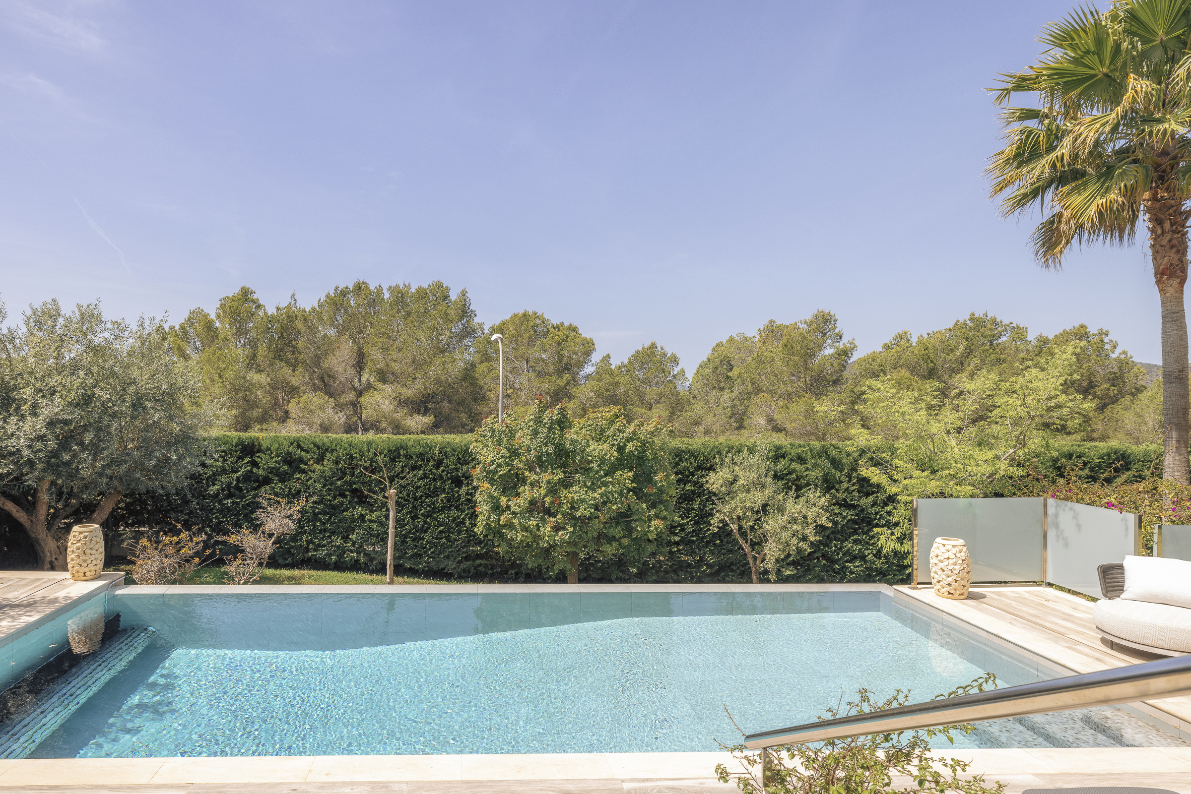 Contemporary 4-Bedroom Villa in Cala Vinyes with Pool — image 14
