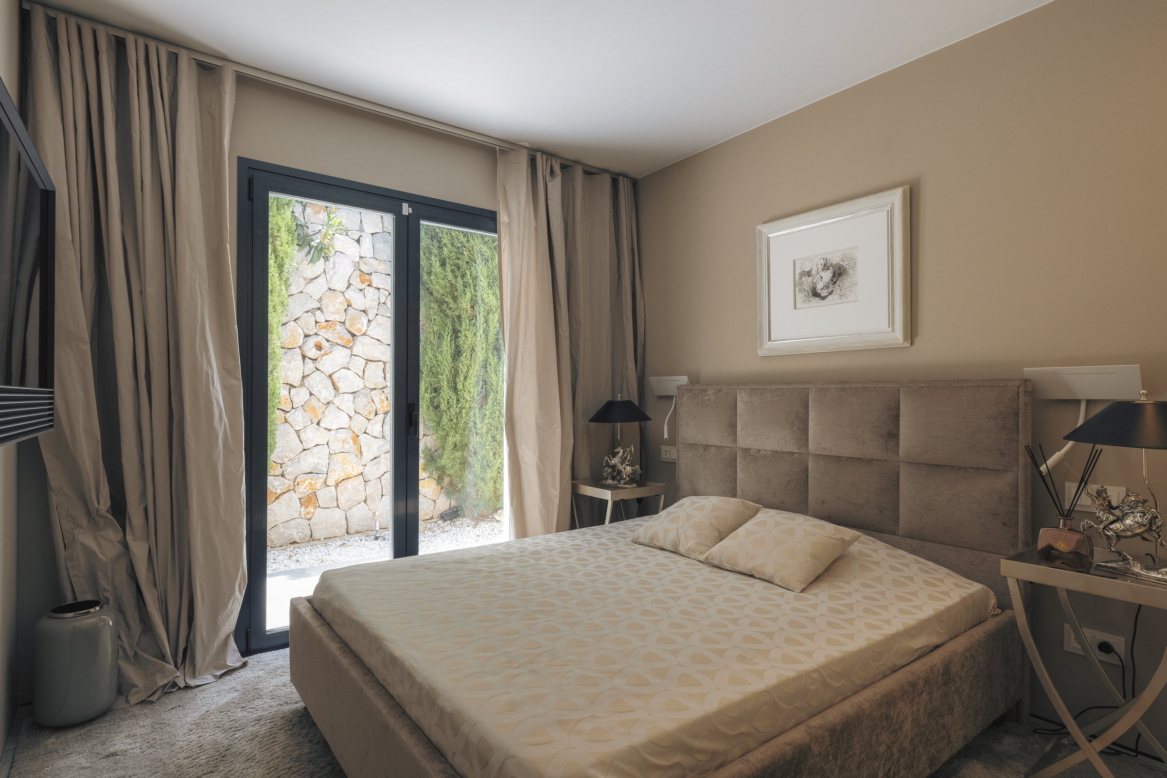 Contemporary 4-Bedroom Villa in Cala Vinyes with Pool — image 27