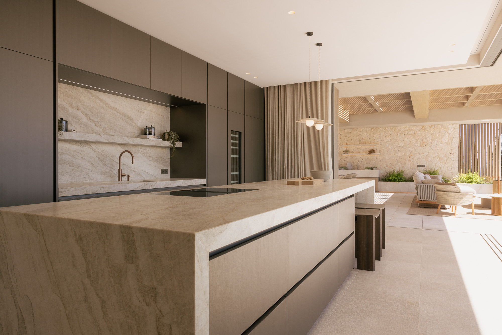 Elegant 5-Bedroom Villa in Costa den Blanes with Pool and Terrace — image 12
