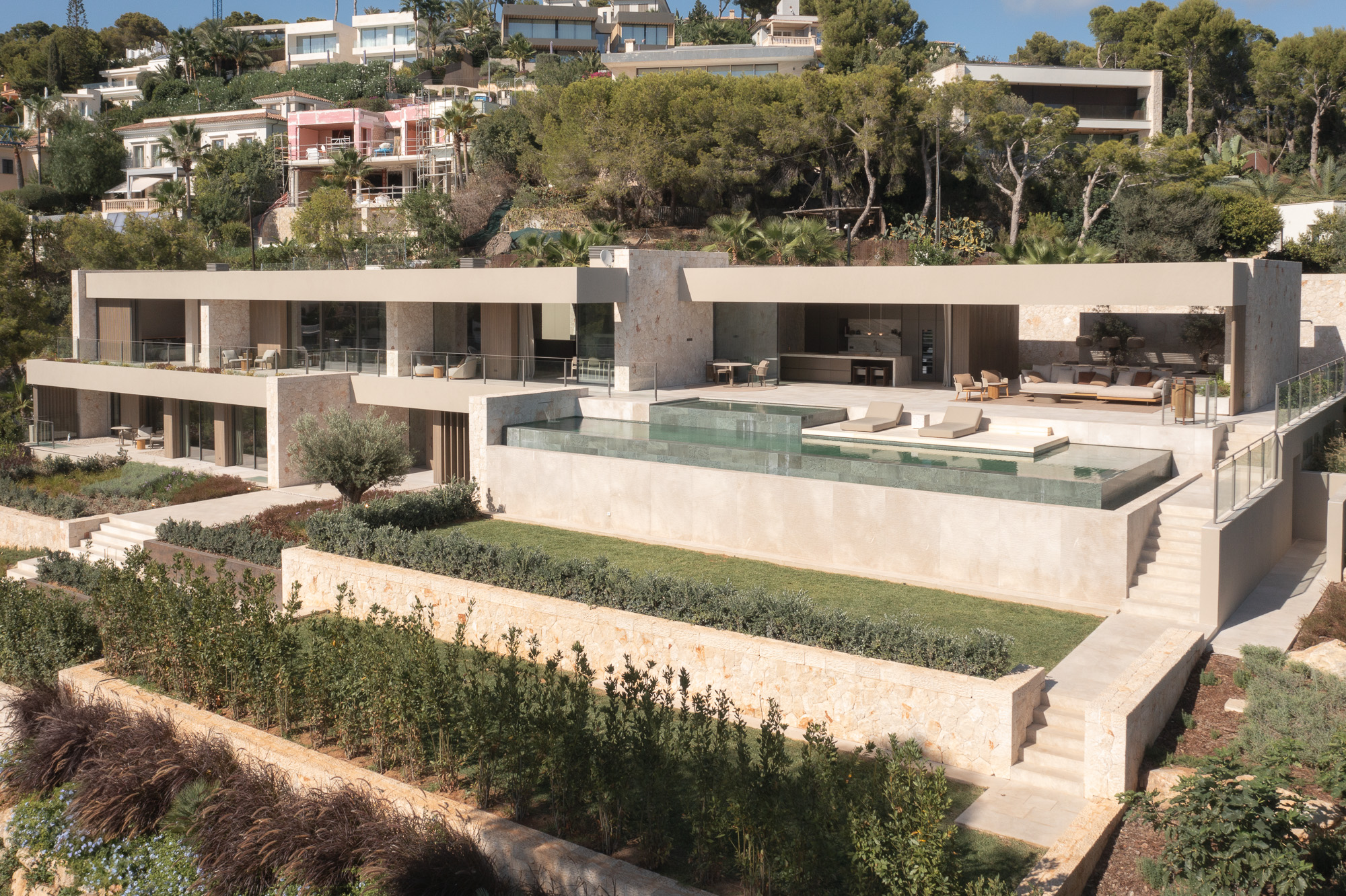 Elegant 5-Bedroom Villa in Costa den Blanes with Pool and Terrace — 1