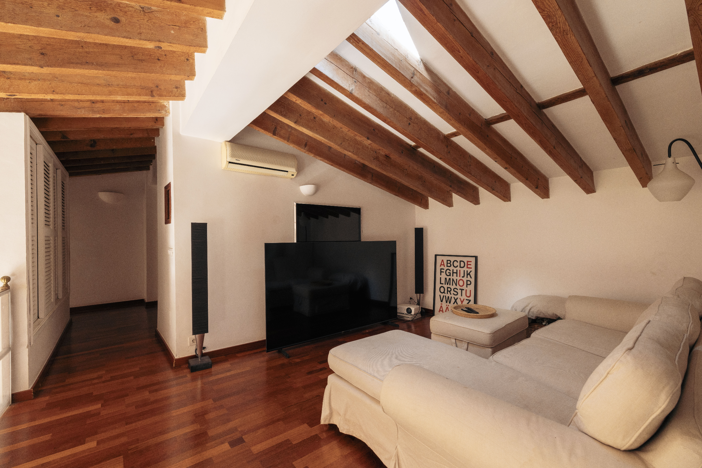 Exclusive 4-Bedroom Villa in El Terreno with Sea Views — image 18