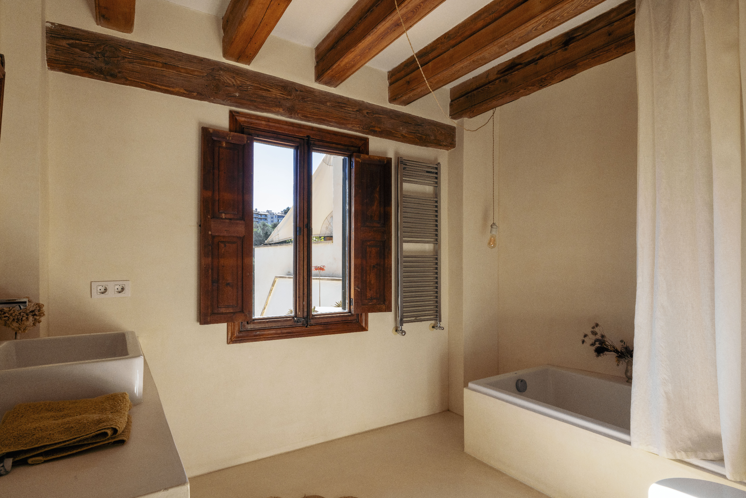 Exclusive 4-Bedroom Villa in El Terreno with Sea Views — image 22