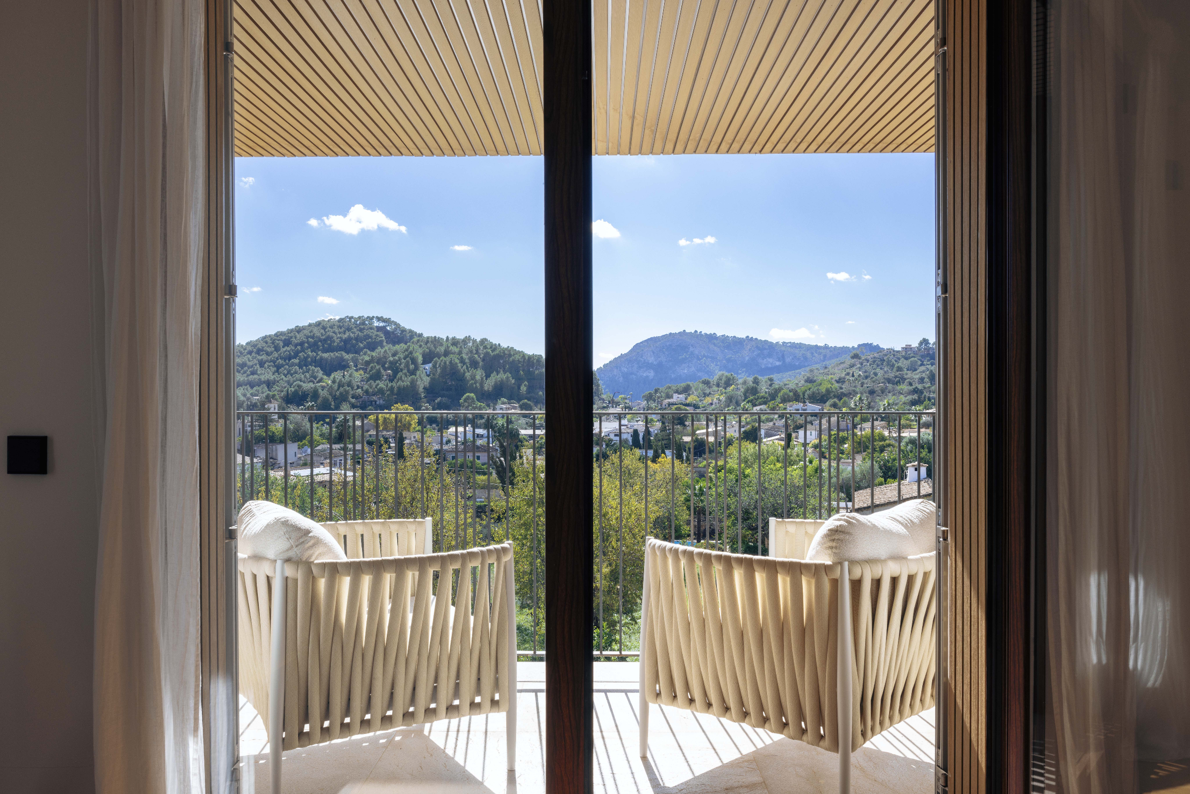 Luxurious 5-Bedroom Villa in Es Capdella with Pool and Garden — 10