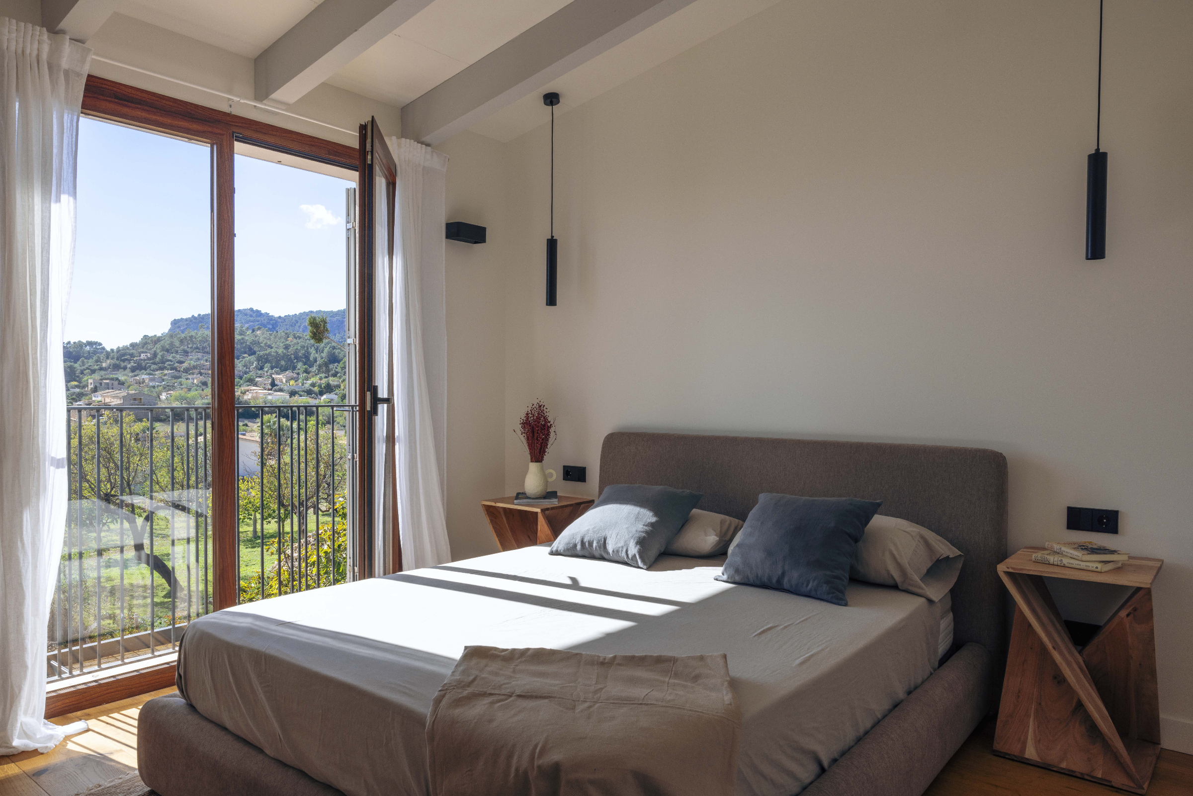 Luxurious 5-Bedroom Villa in Es Capdella with Pool and Garden — image 15