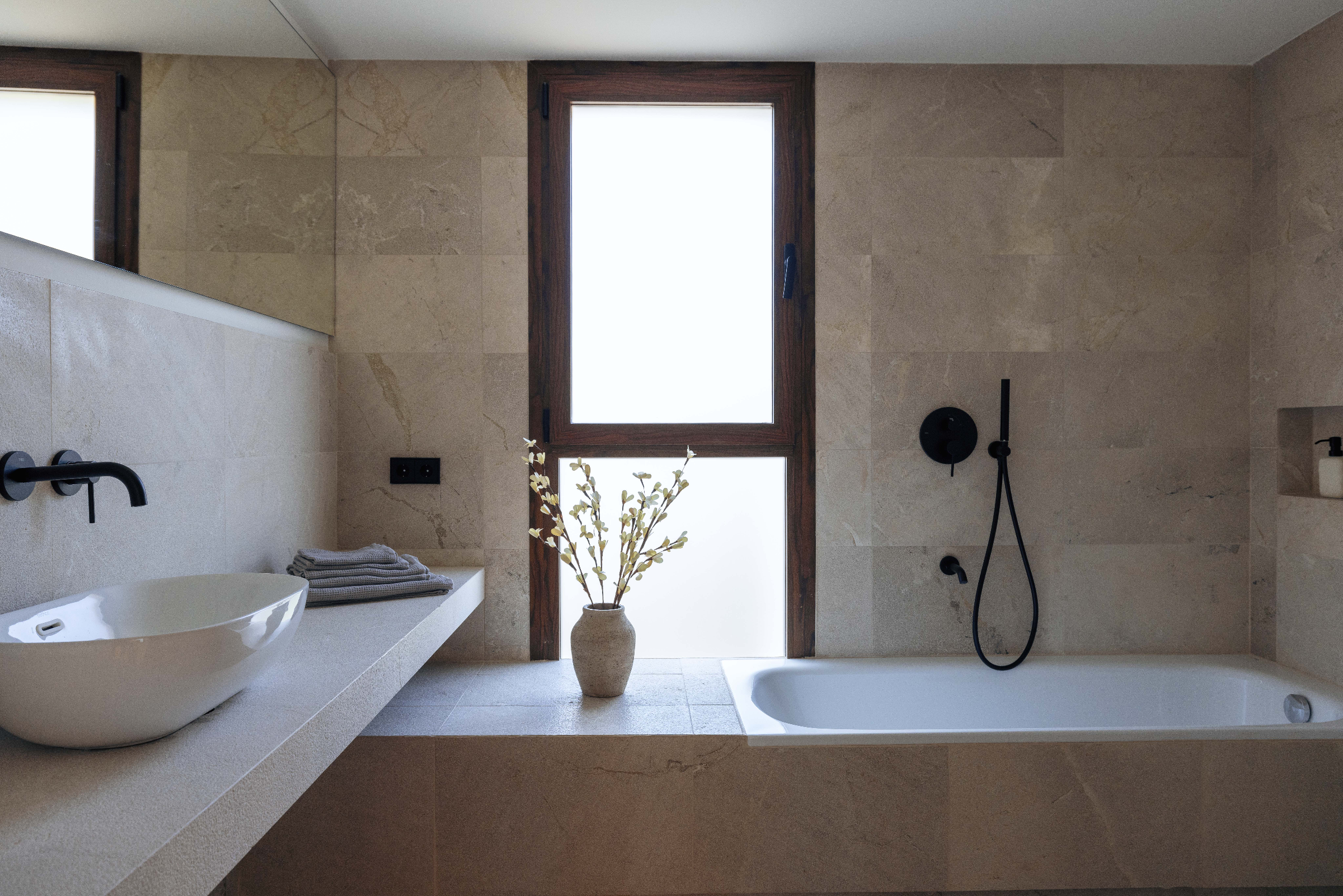 Luxurious 5-Bedroom Villa in Es Capdella with Pool and Garden — image 16
