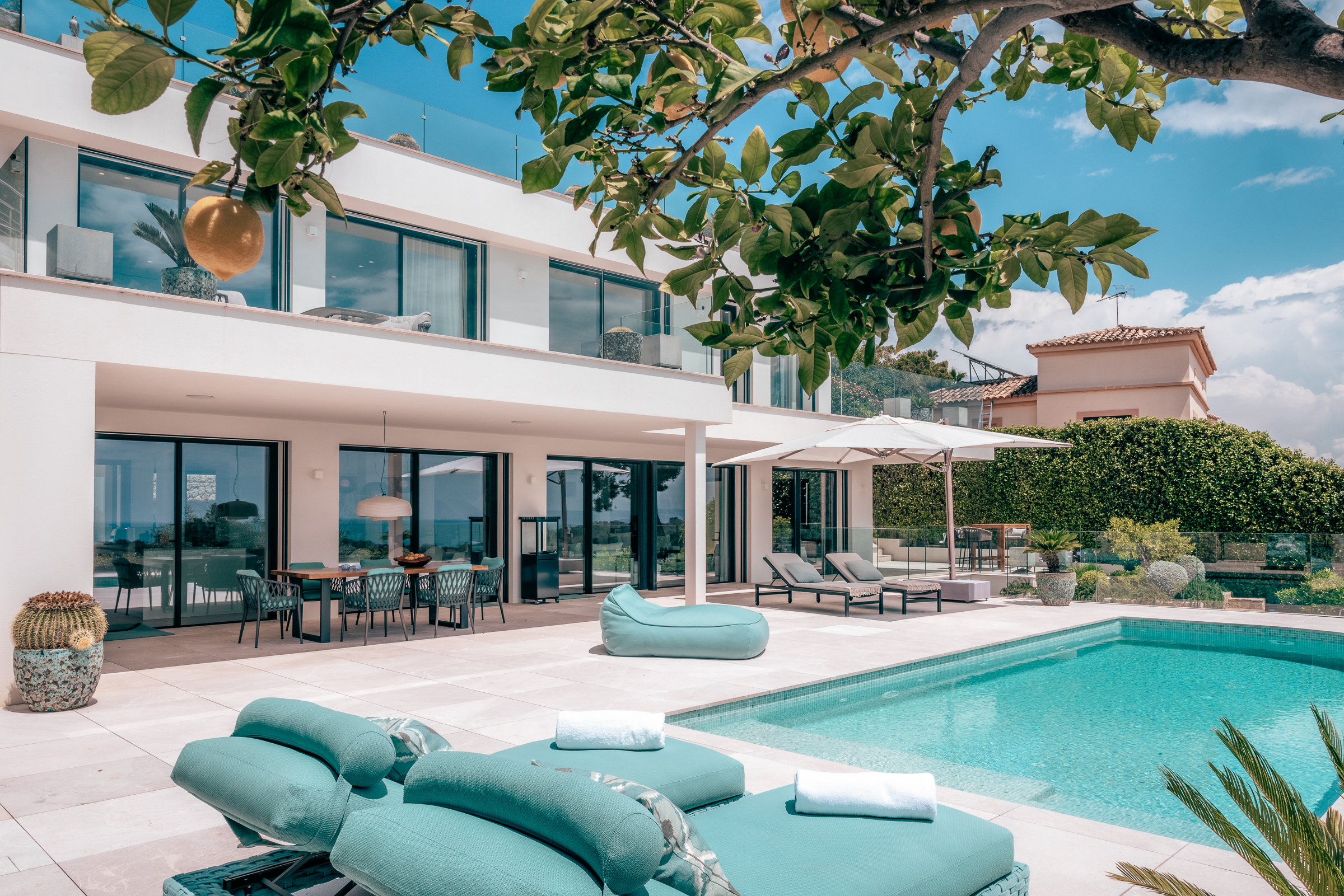 Elegant 4-Bedroom Villa in Bendinat with Sea Views and Pool — 2