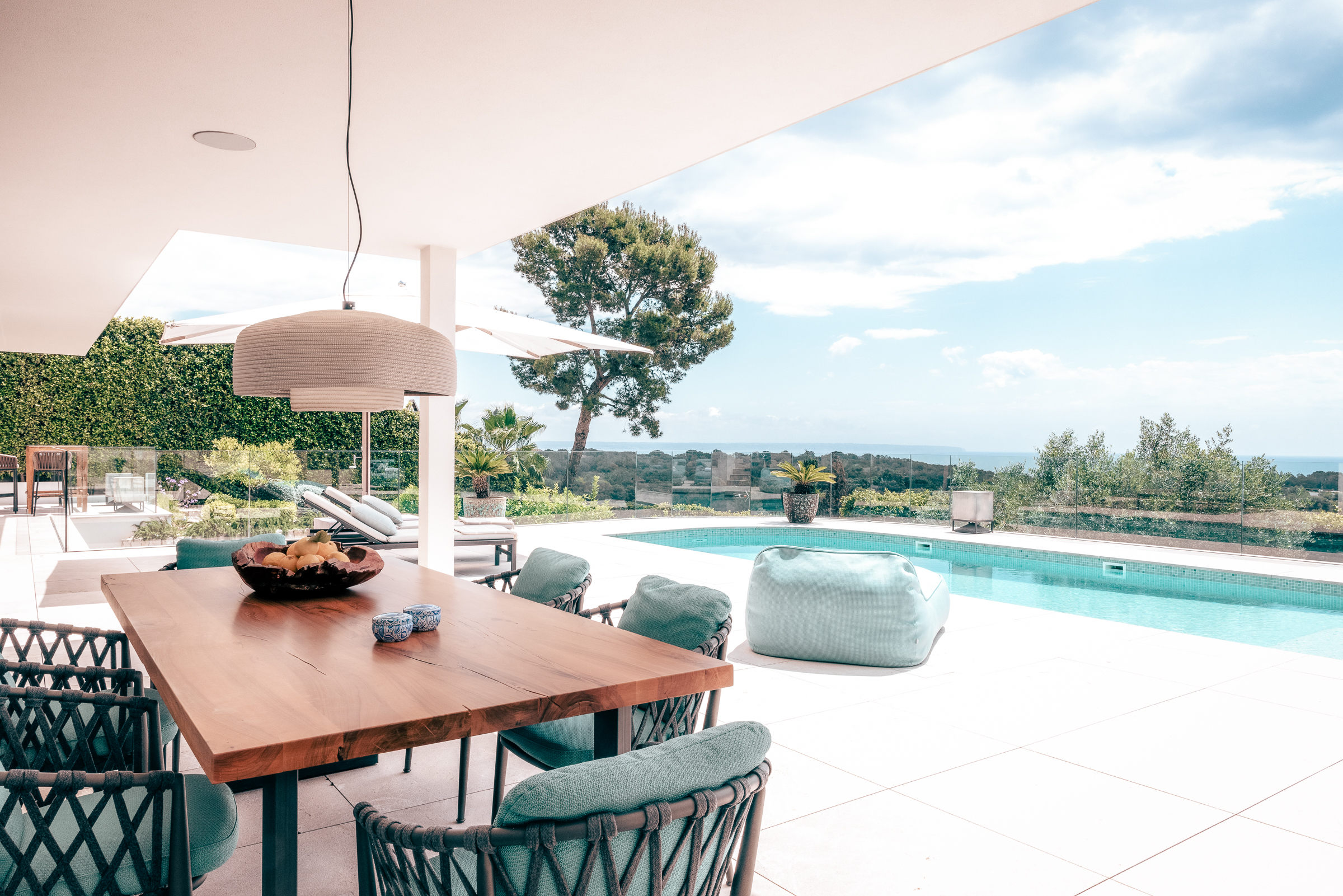 Elegant 4-Bedroom Villa in Bendinat with Sea Views and Pool — 9