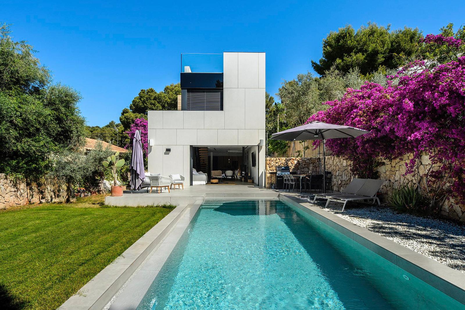Contemporary Villa with Elegant Mediterranean Living — 1