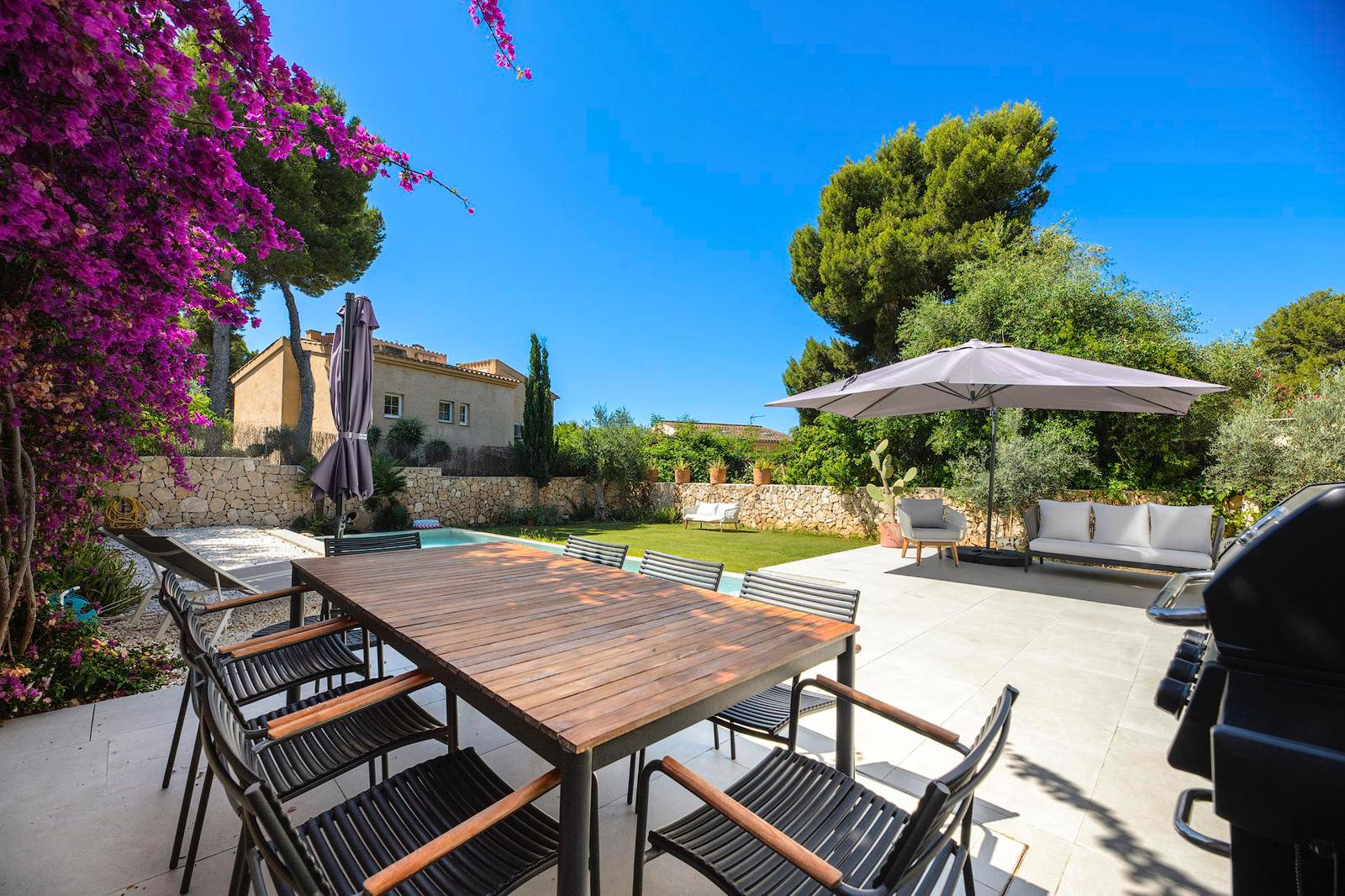 Contemporary Villa with Elegant Mediterranean Living — 9