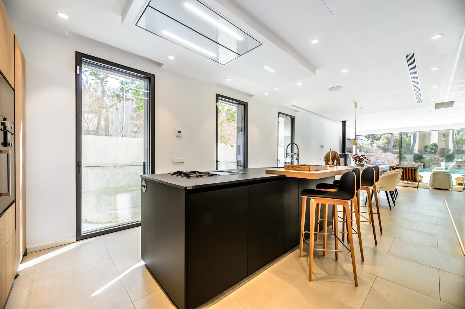 Contemporary Villa with Elegant Mediterranean Living — image 17