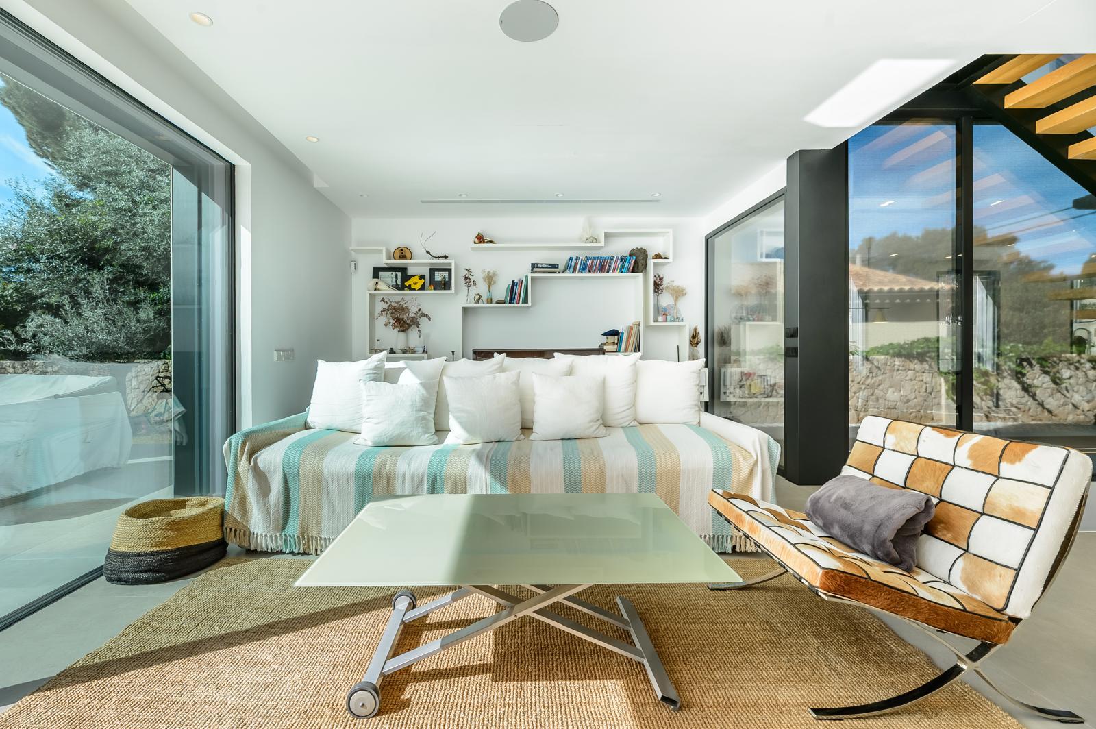 Contemporary Villa with Elegant Mediterranean Living — image 19