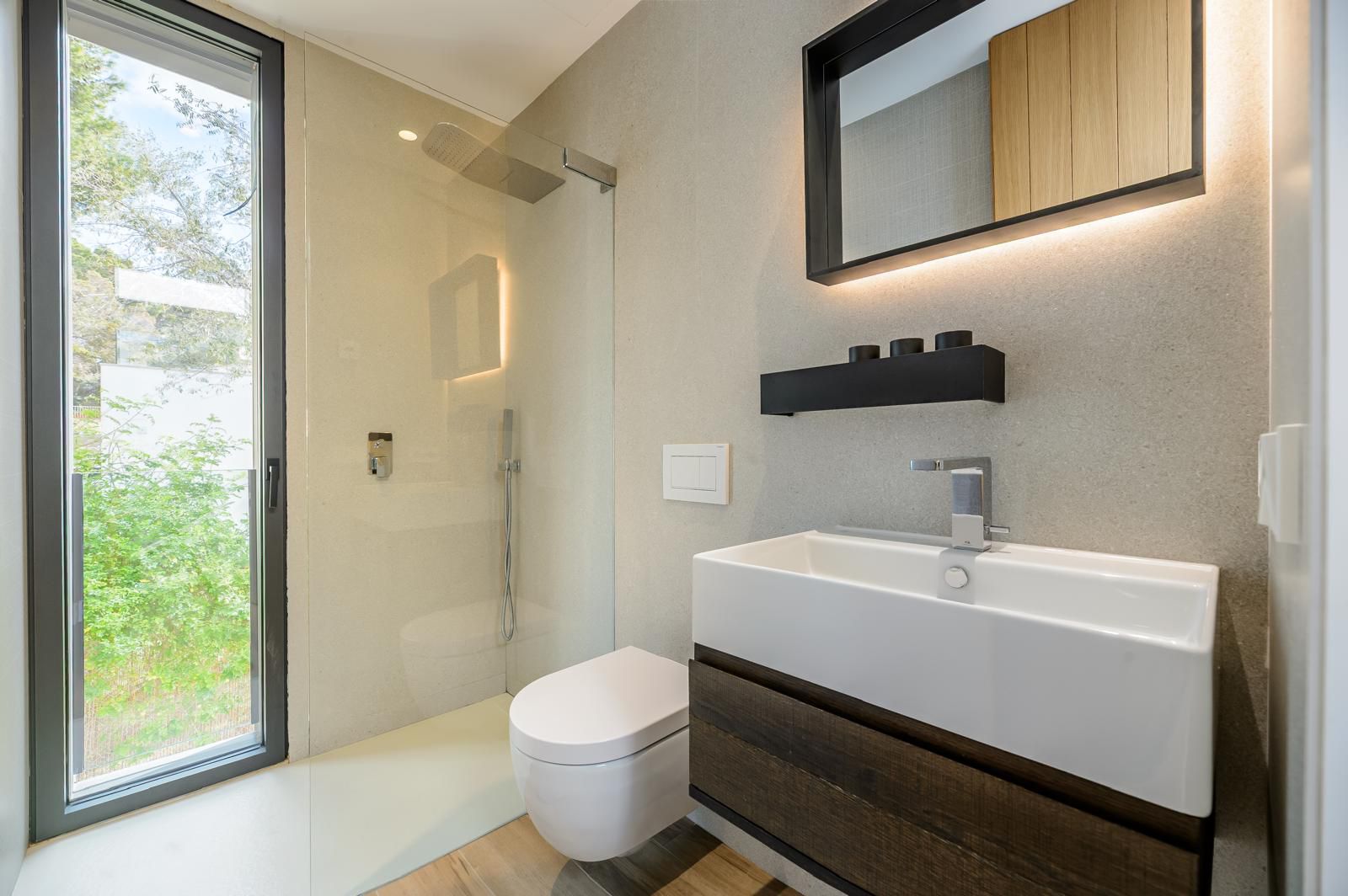 Contemporary Villa with Elegant Mediterranean Living — image 35