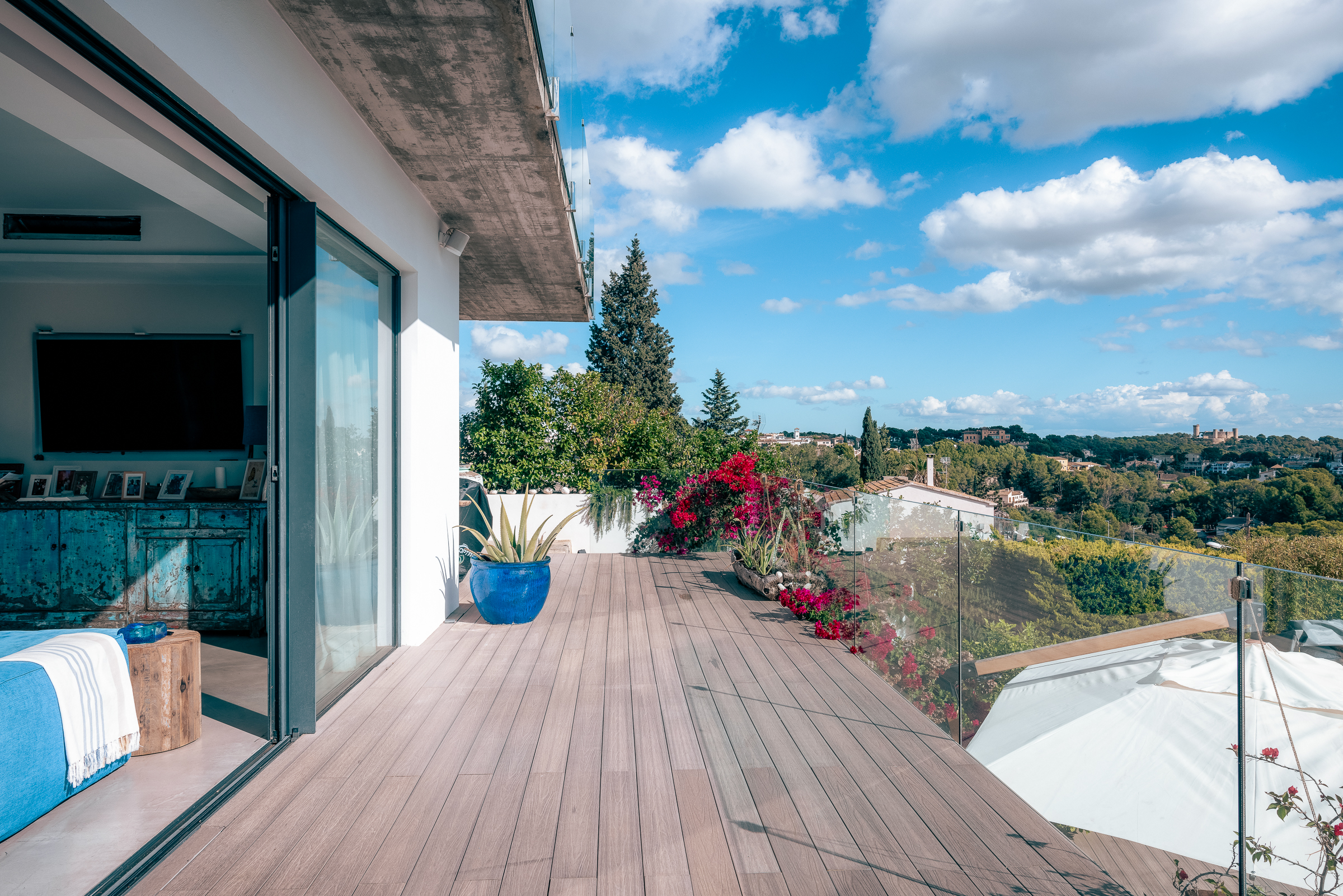 Modern 5-Bedroom Villa in Genova with Sea Views — 6