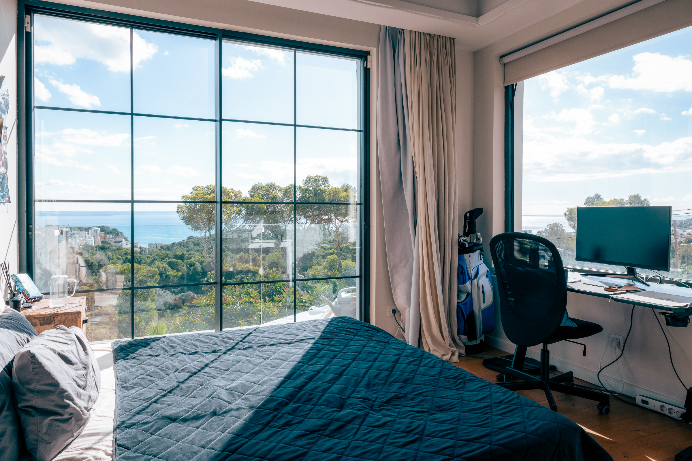 Modern 5-Bedroom Villa in Genova with Sea Views — 7