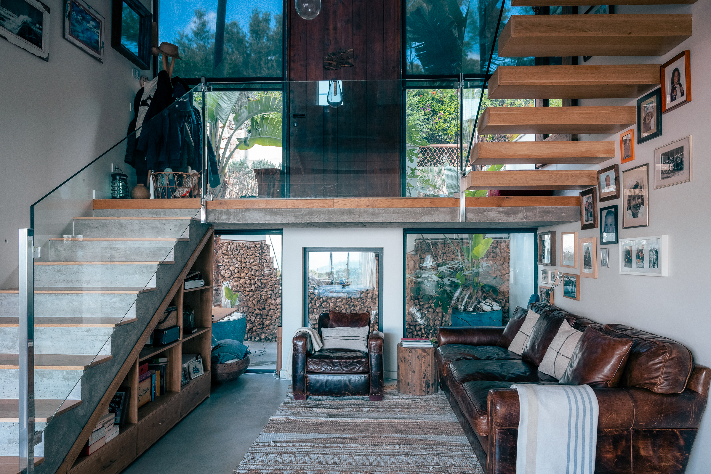 Modern 5-Bedroom Villa in Genova with Sea Views — image 14