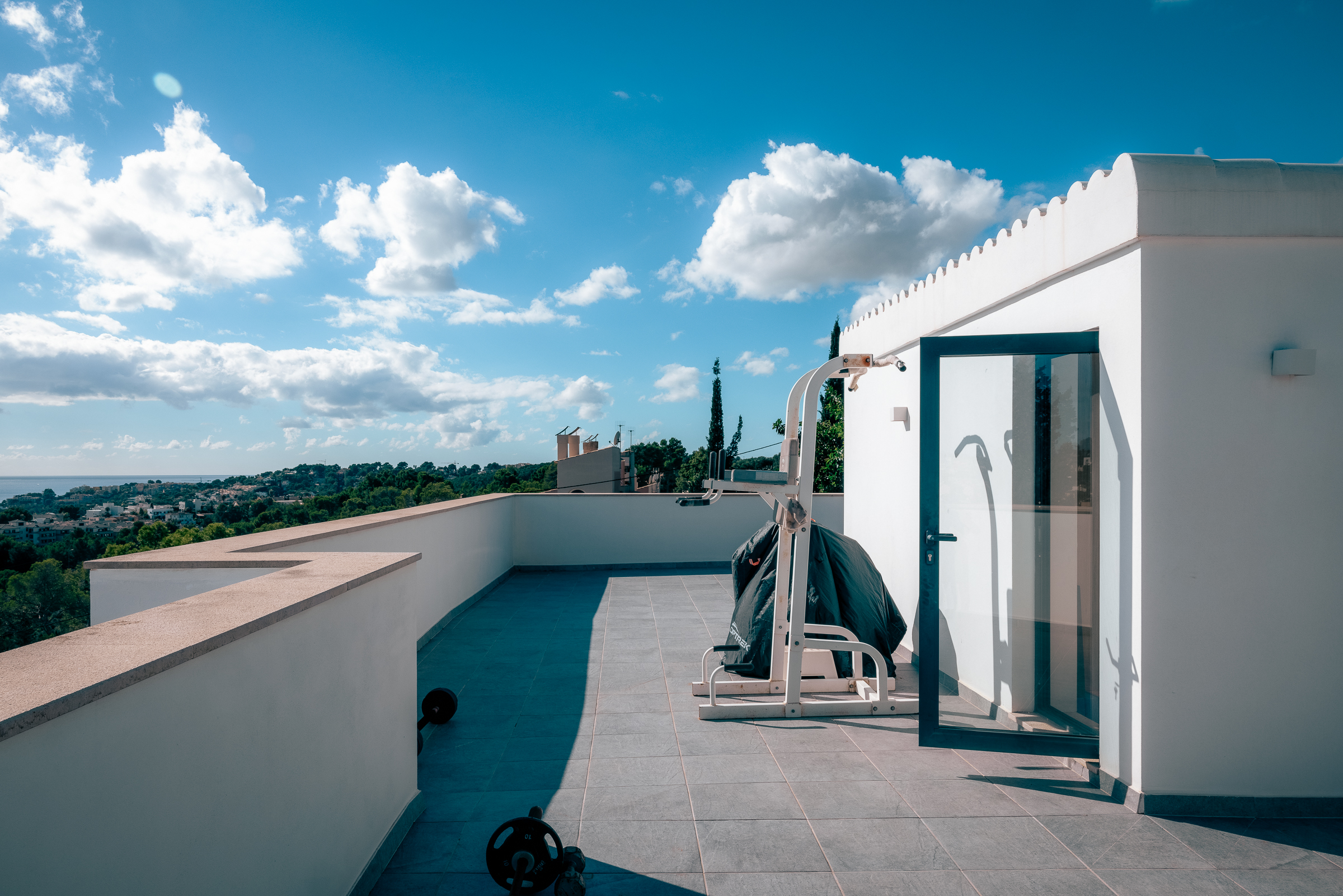 Modern 5-Bedroom Villa in Genova with Sea Views — image 20