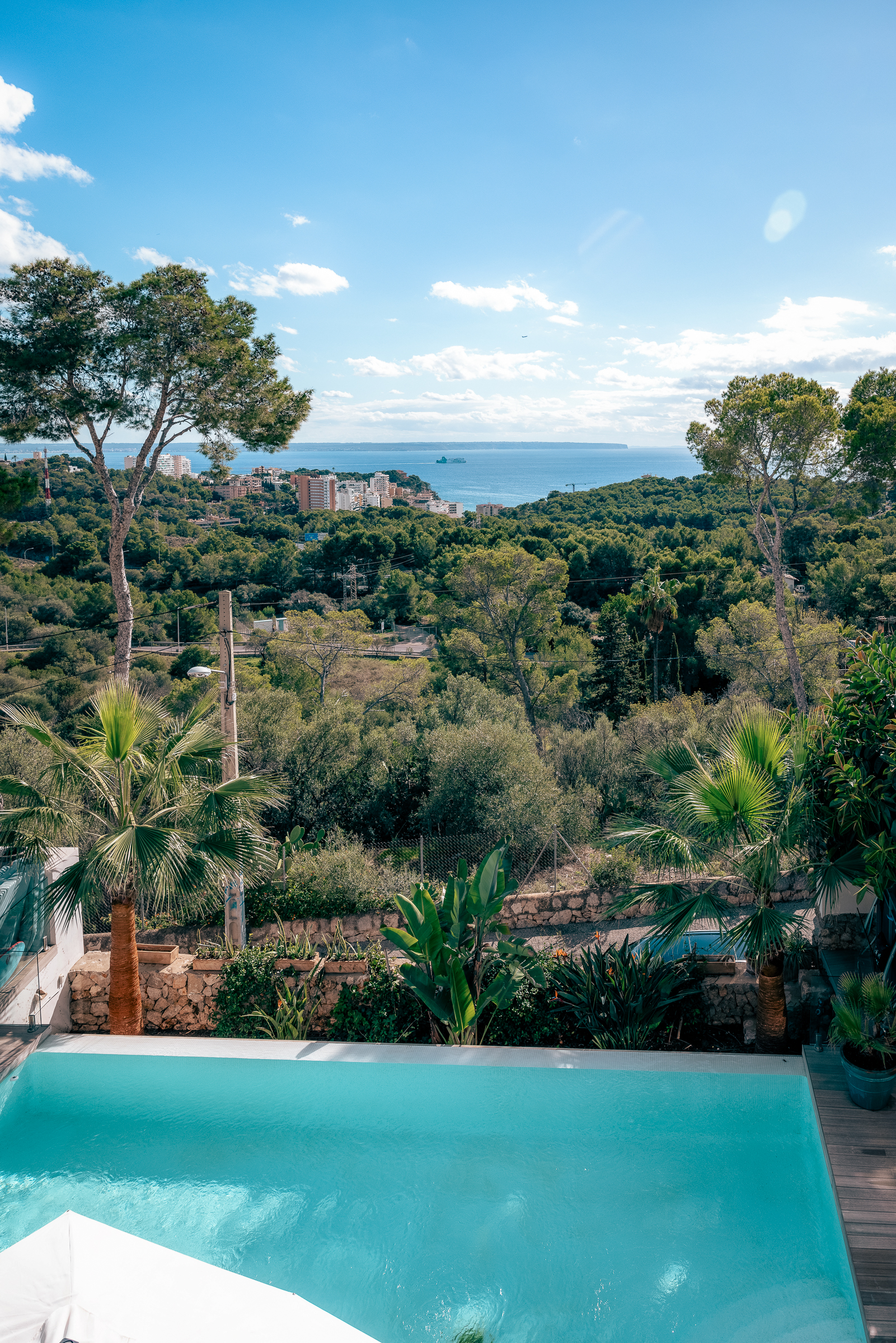 Modern 5-Bedroom Villa in Genova with Sea Views — image 25