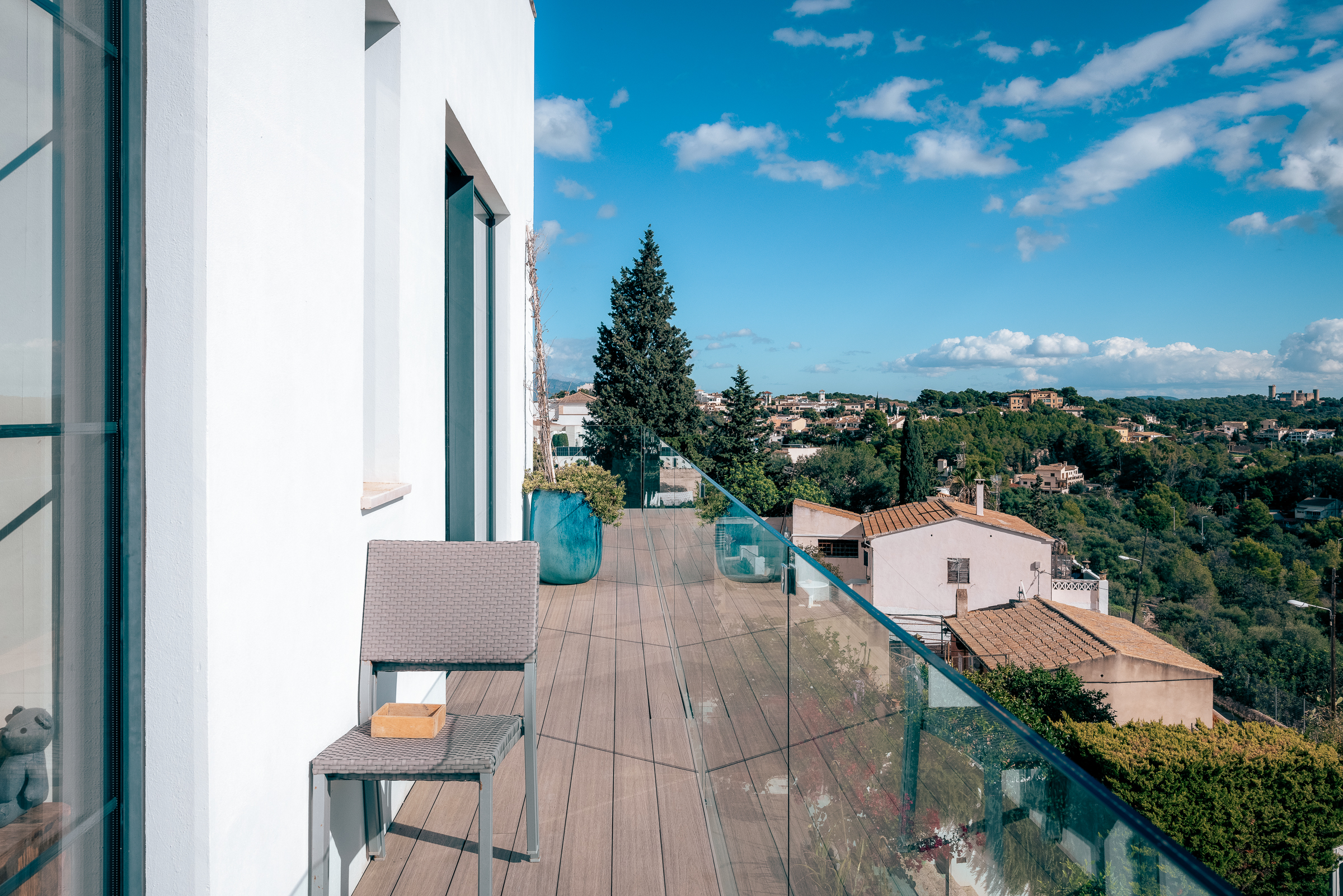 Modern 5-Bedroom Villa in Genova with Sea Views — image 26
