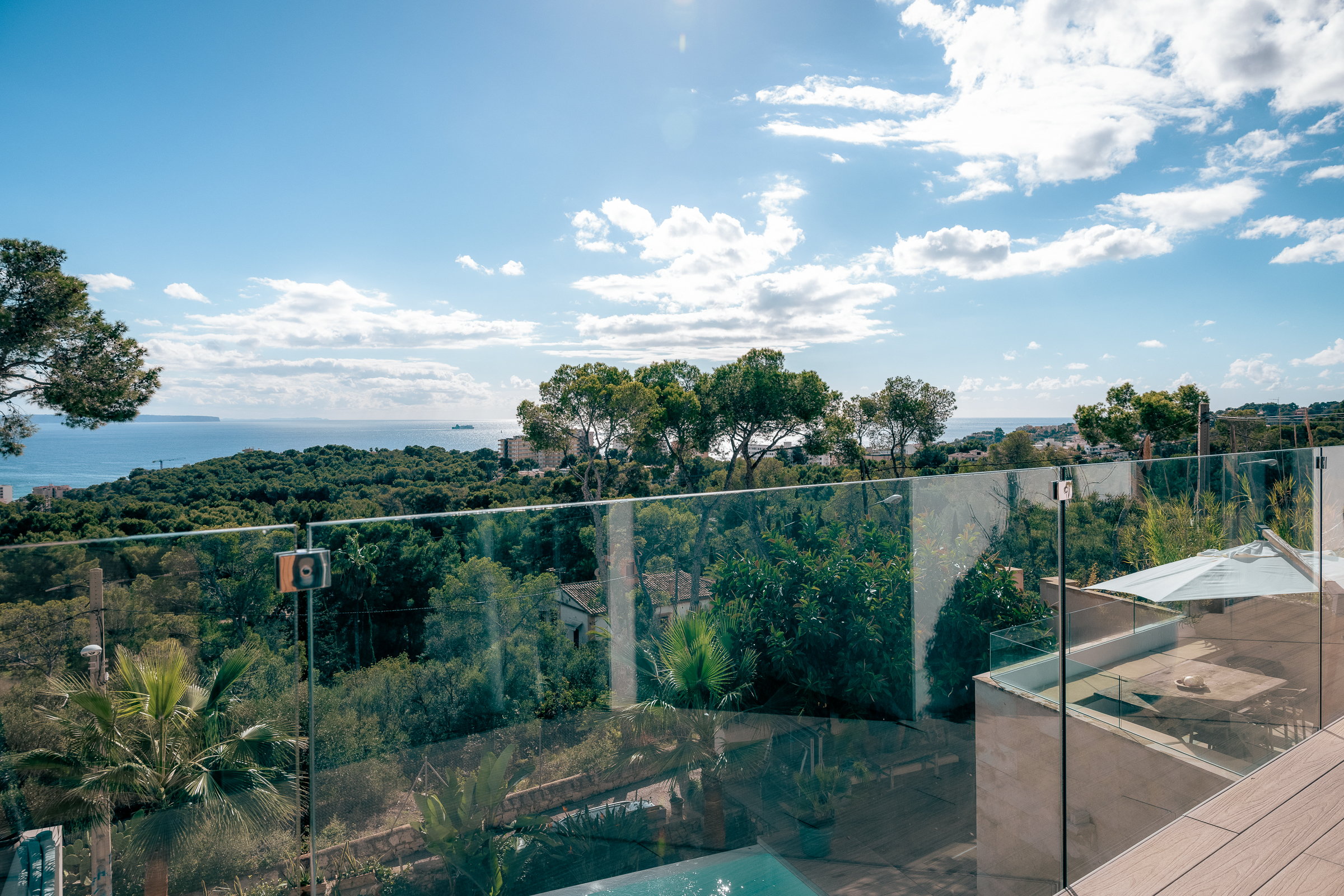 Modern 5-Bedroom Villa in Genova with Sea Views — image 27