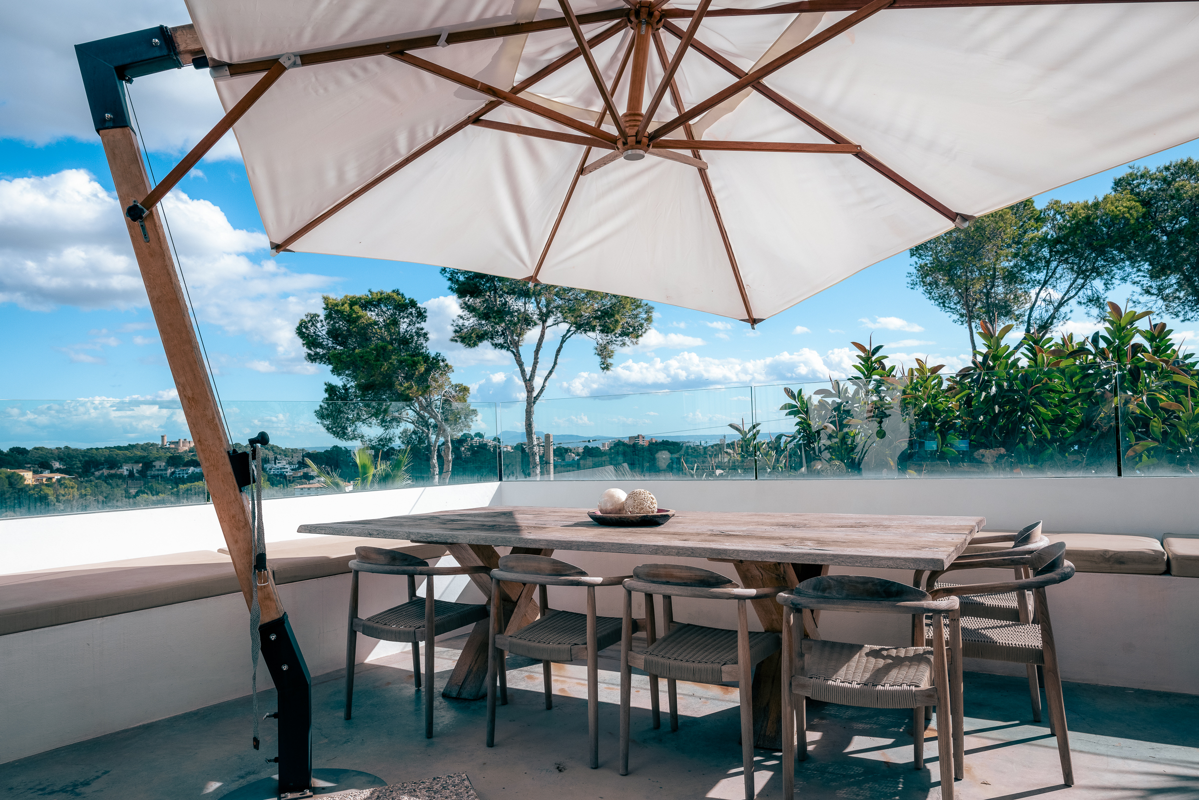 Modern 5-Bedroom Villa in Genova with Sea Views — image 29