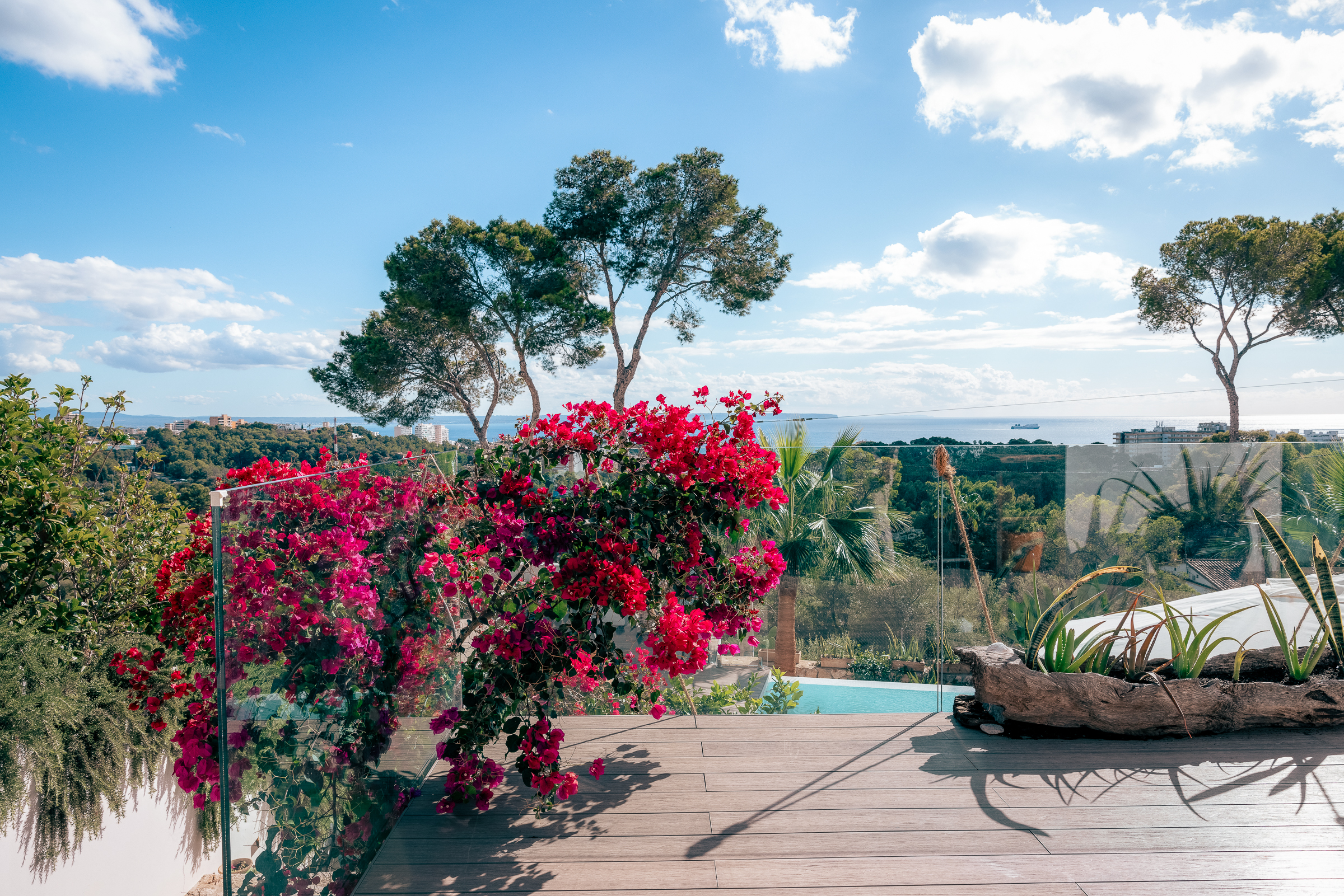 Modern 5-Bedroom Villa in Genova with Sea Views — image 32