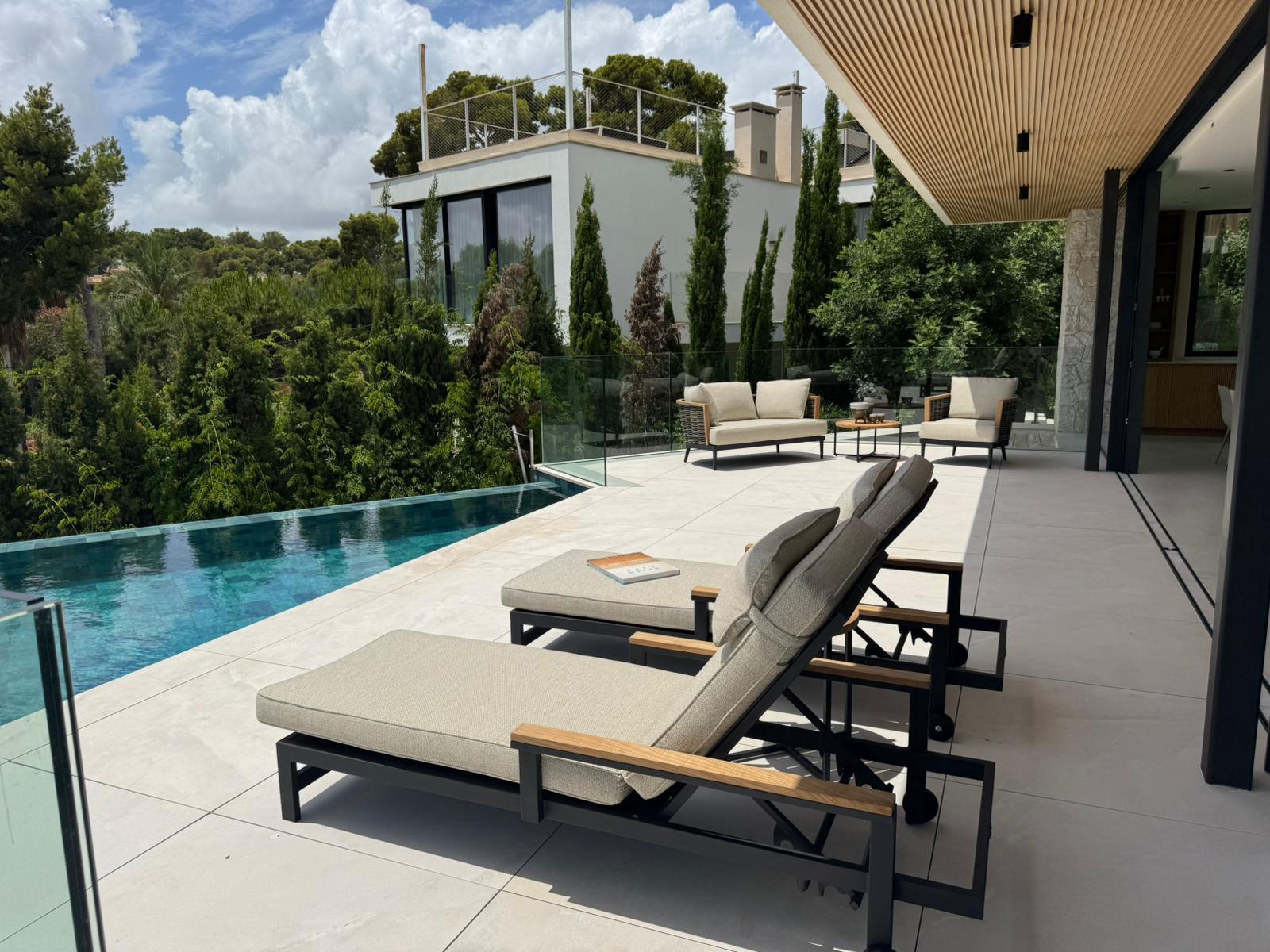 Exceptional New-Build Villa Moments from the Sea in Old Bendinat — 1
