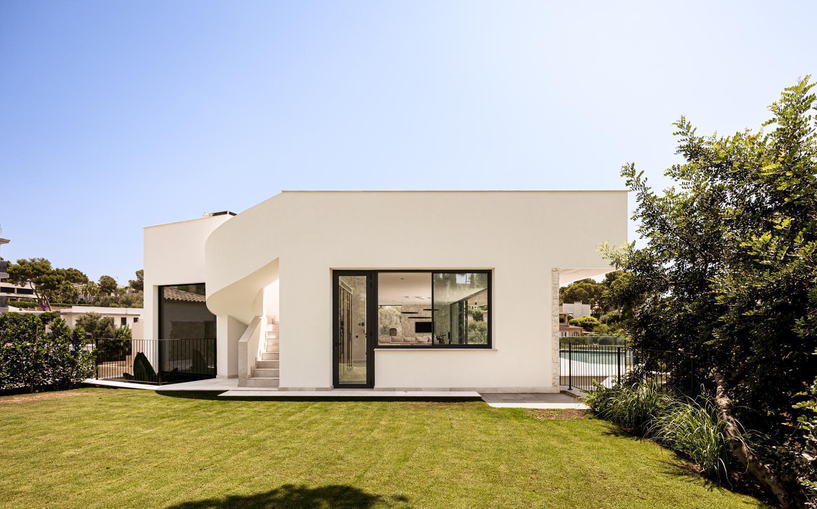 Exceptional New-Build Villa Moments from the Sea in Old Bendinat — image 15
