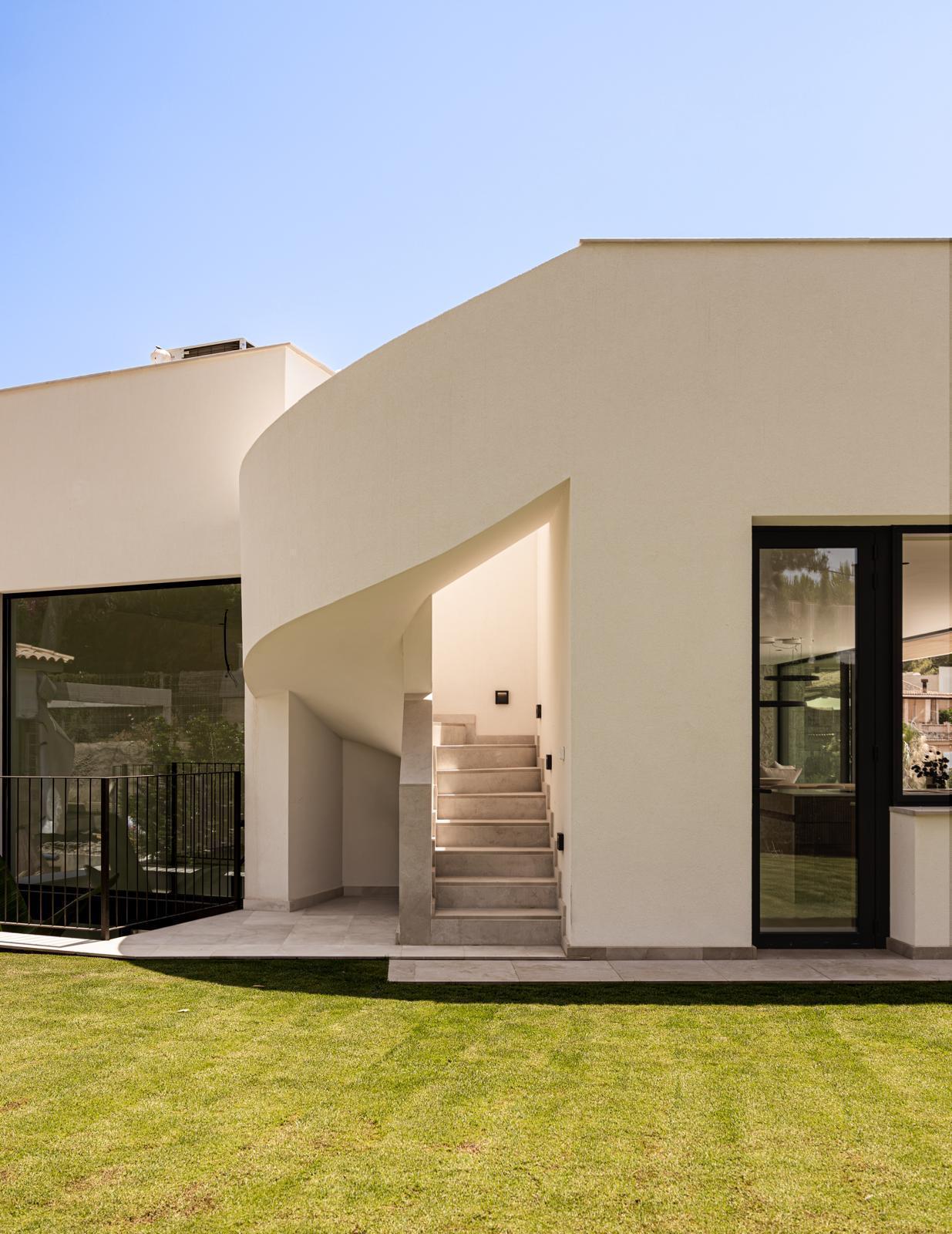 Exceptional New-Build Villa Moments from the Sea in Old Bendinat — image 16