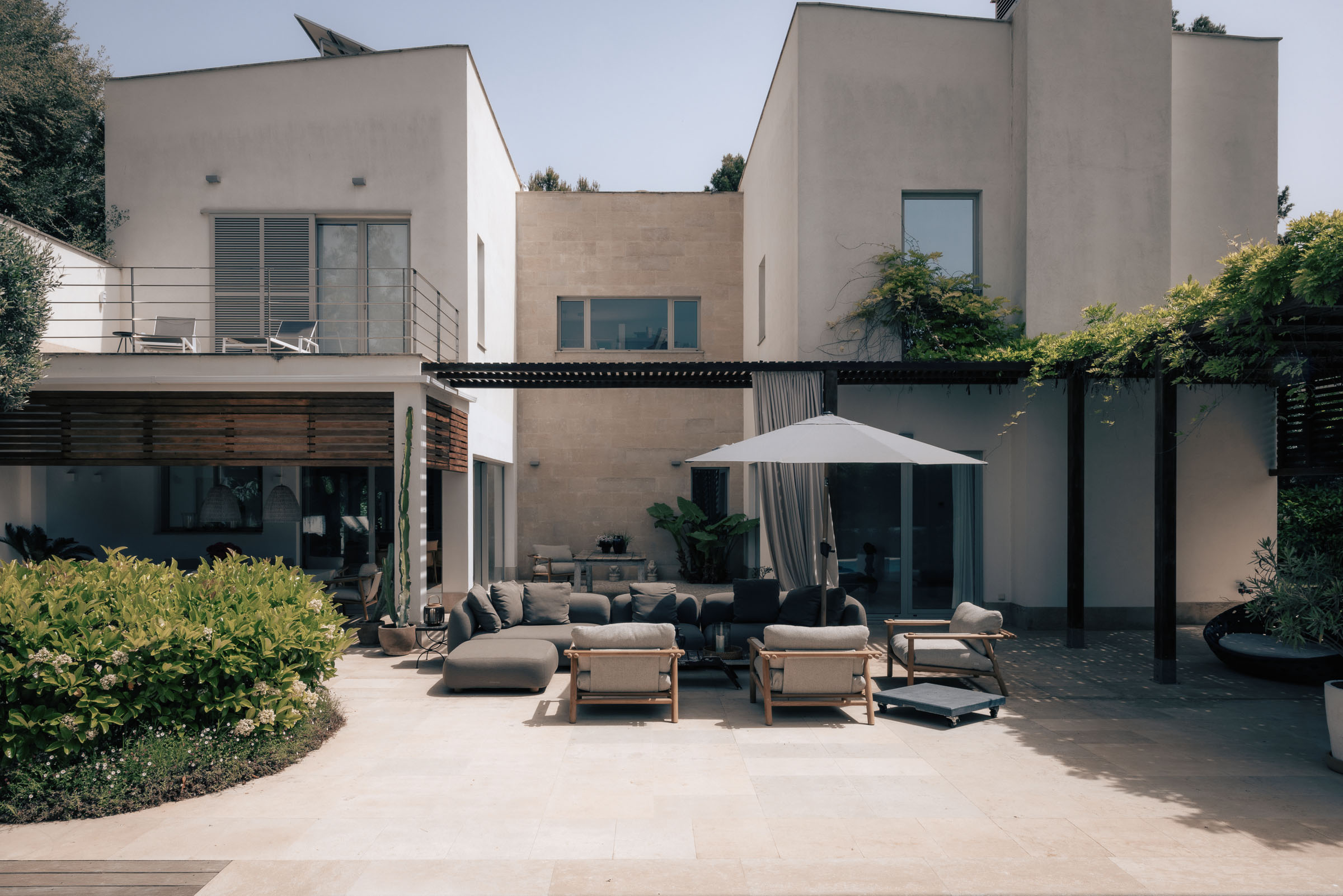 Mediterranean Villa Just Steps from the Sea in Old Bendinat — image 19