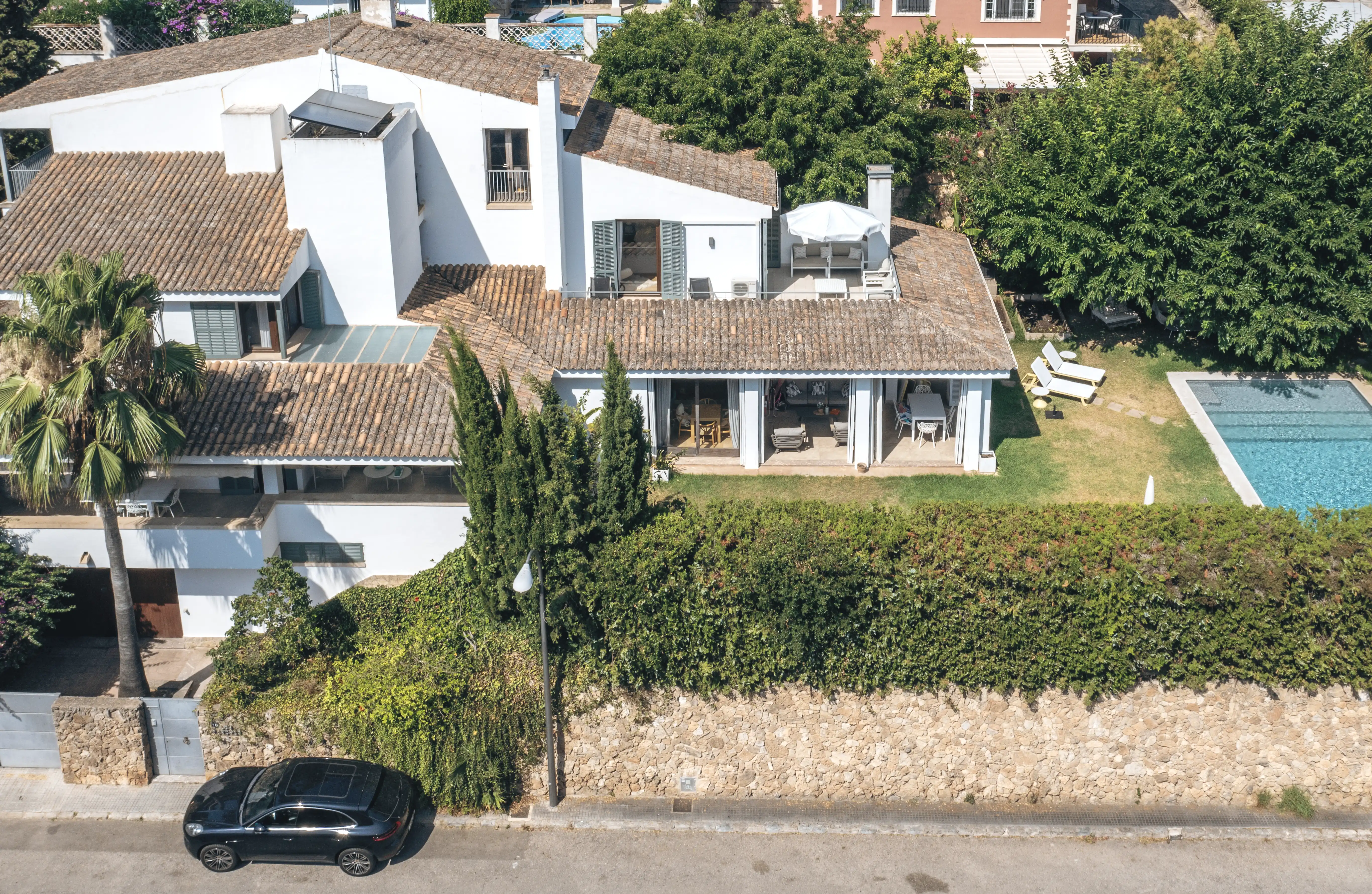 Beautiful 5-Bedroom Villa in Palma with Pool and Terrace — 1