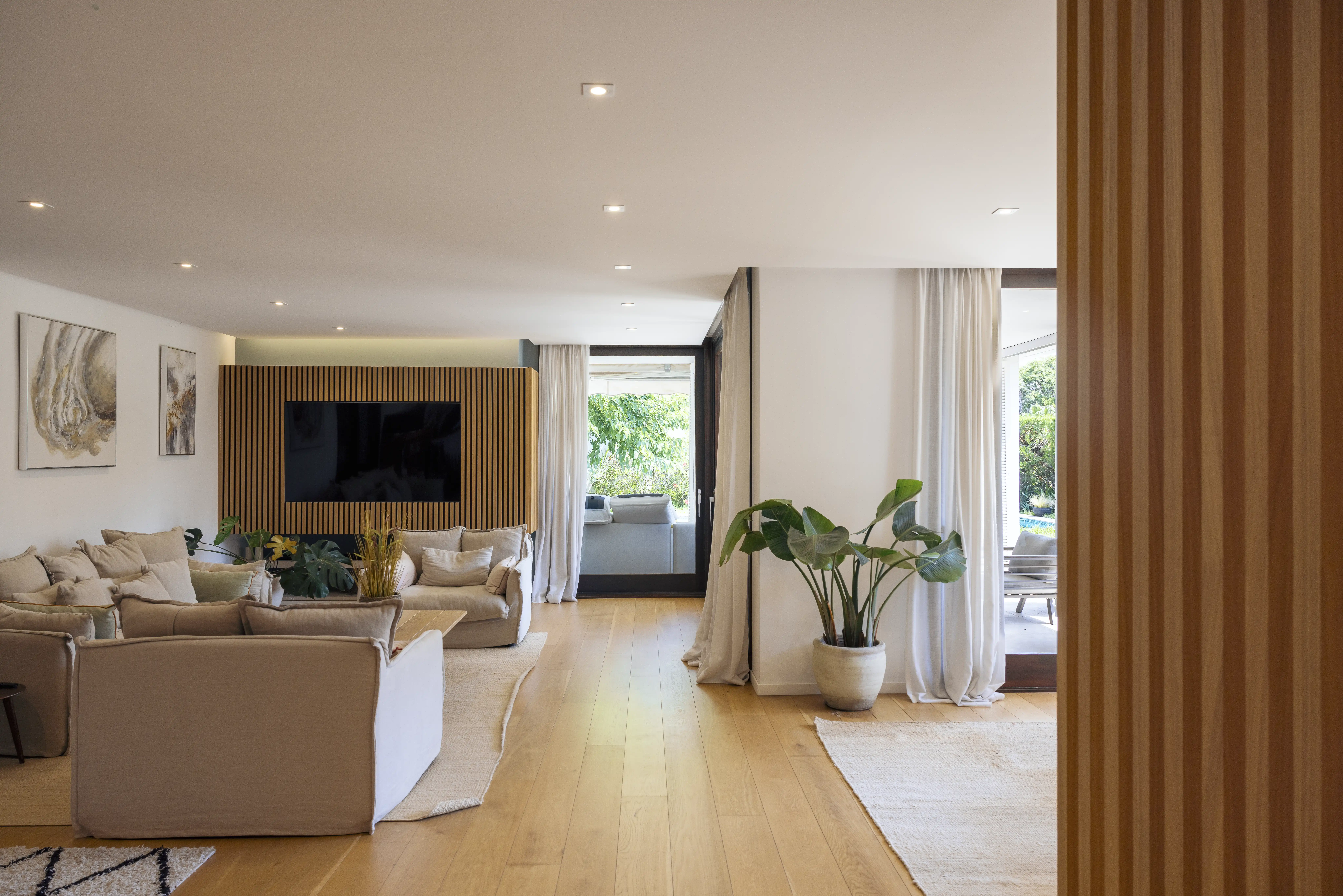 Beautiful 5-Bedroom Villa in Palma with Pool and Terrace — 3