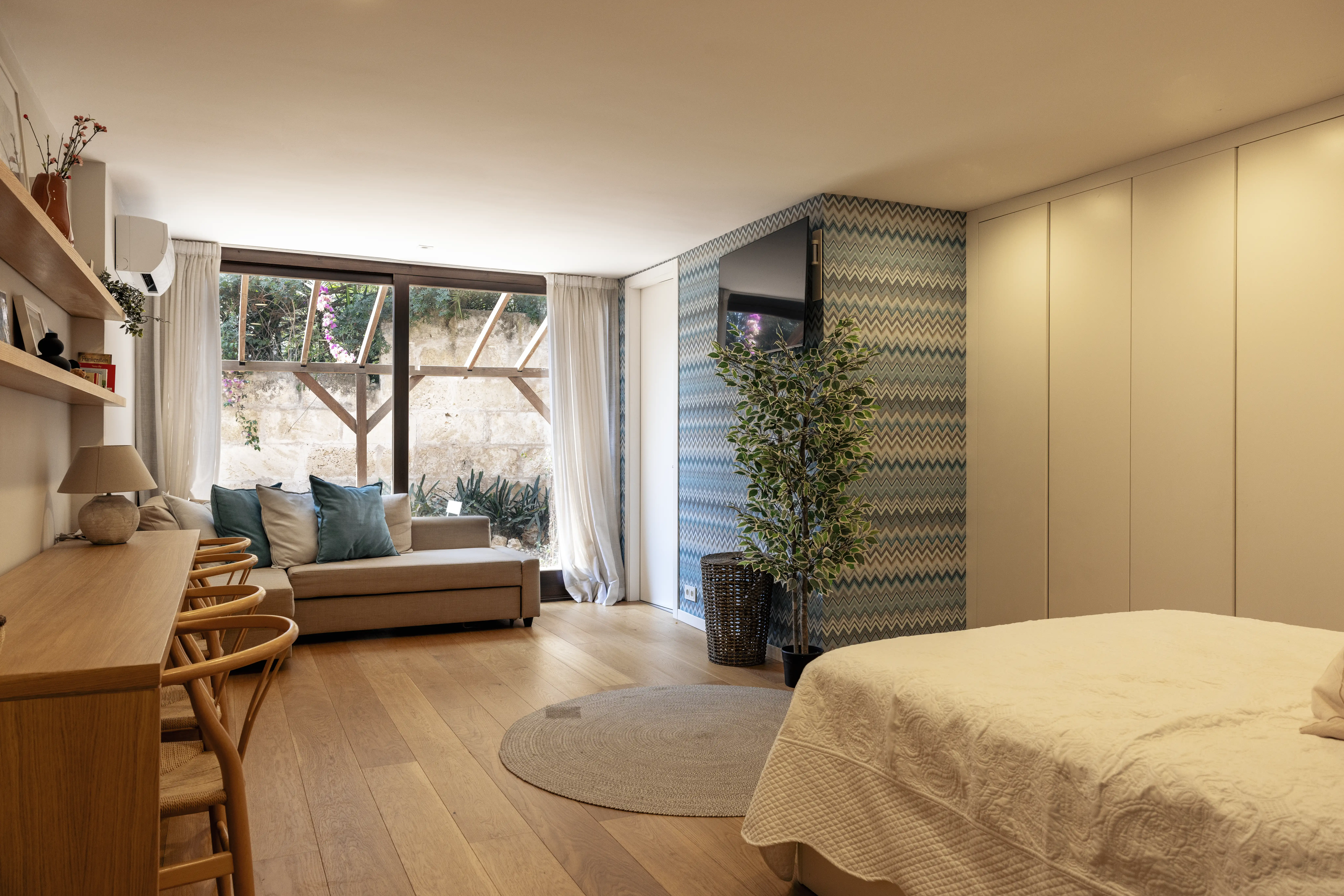 Beautiful 5-Bedroom Villa in Palma with Pool and Terrace — 8