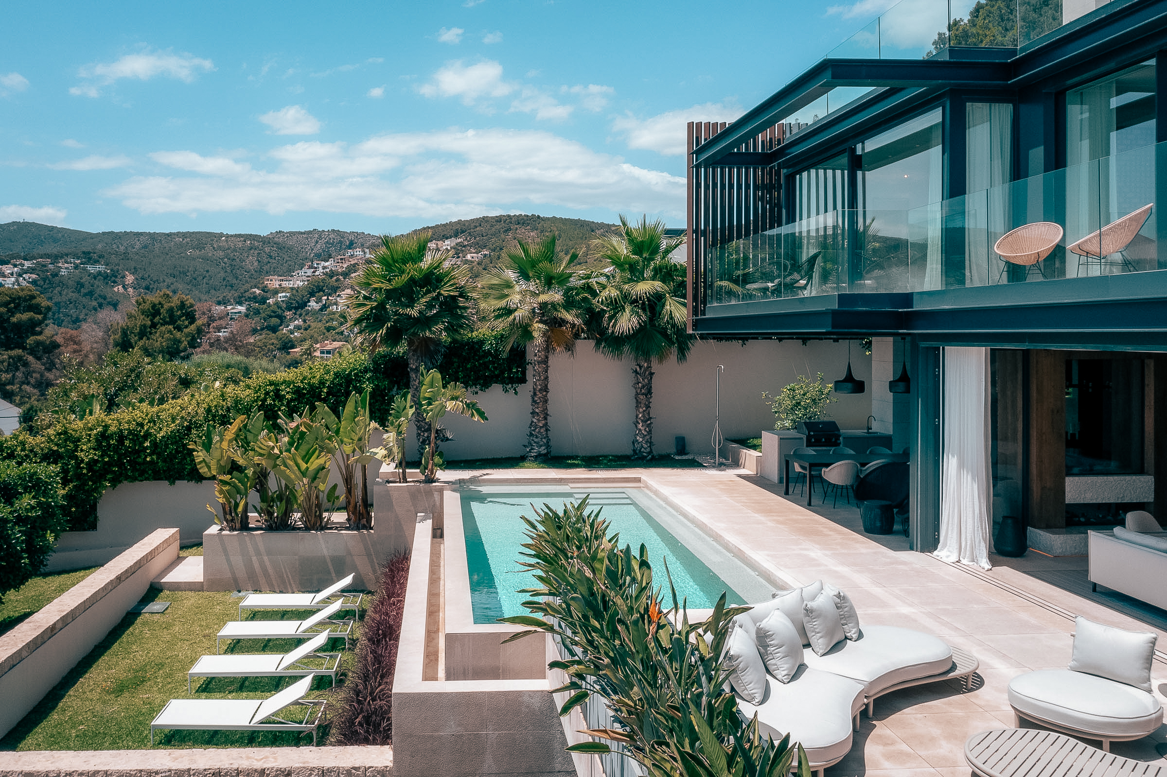 Contemporary 4-Bedroom Villa in Portals Nous with Sea Views — 1