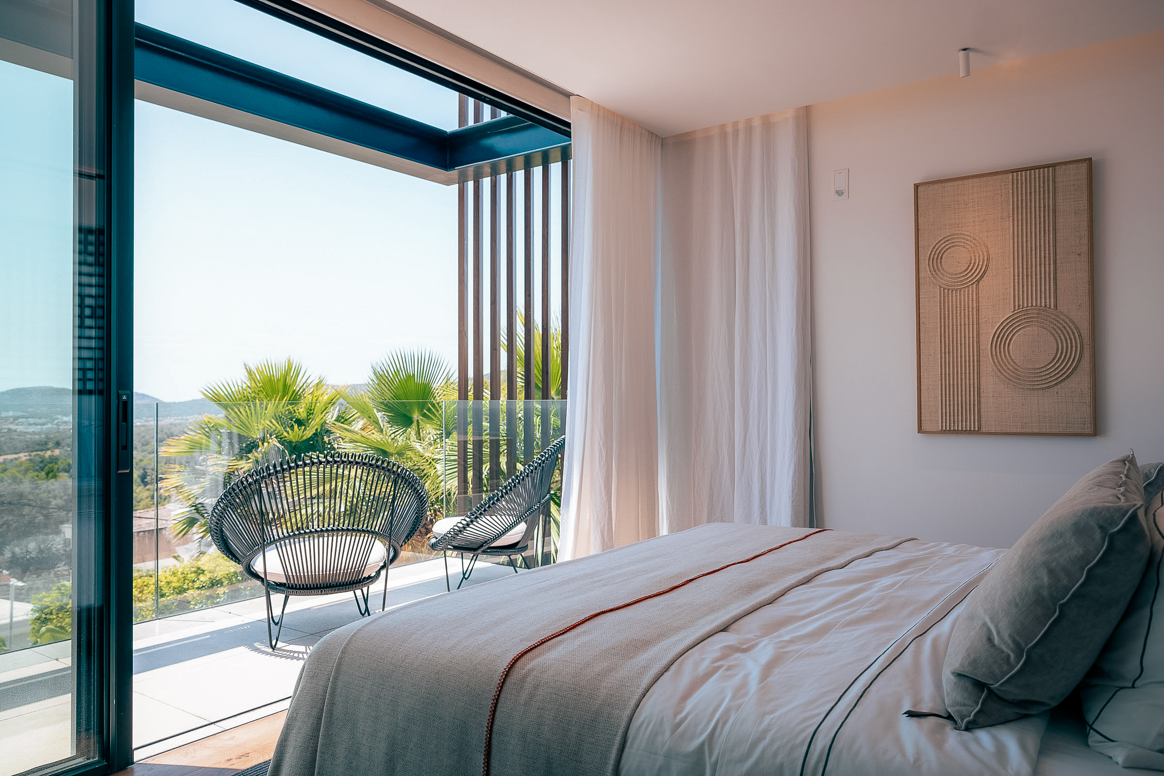 Contemporary 4-Bedroom Villa in Portals Nous with Sea Views — 10