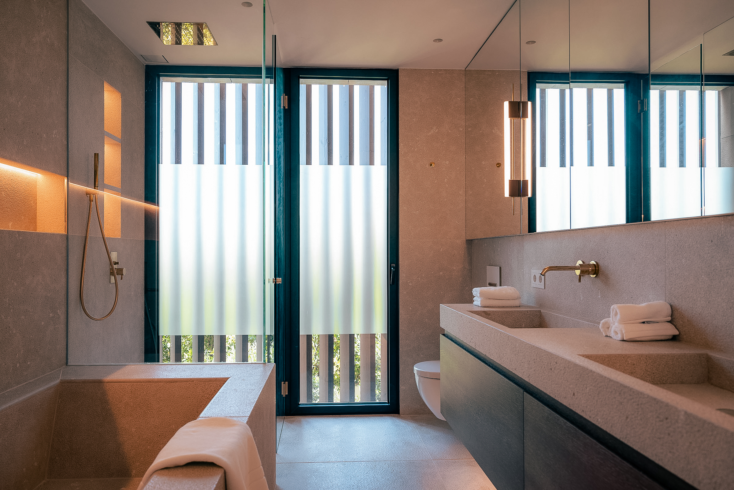 Contemporary 4-Bedroom Villa in Portals Nous with Sea Views — image 12