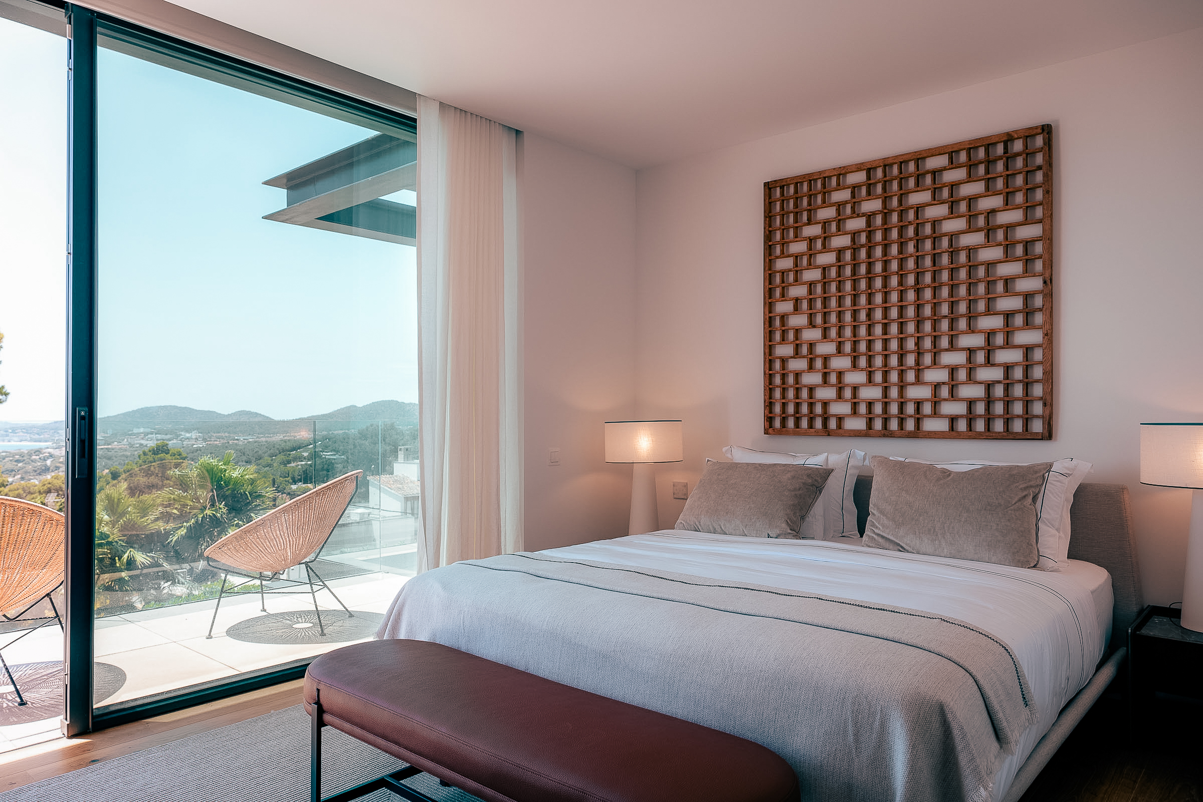 Contemporary 4-Bedroom Villa in Portals Nous with Sea Views — image 18