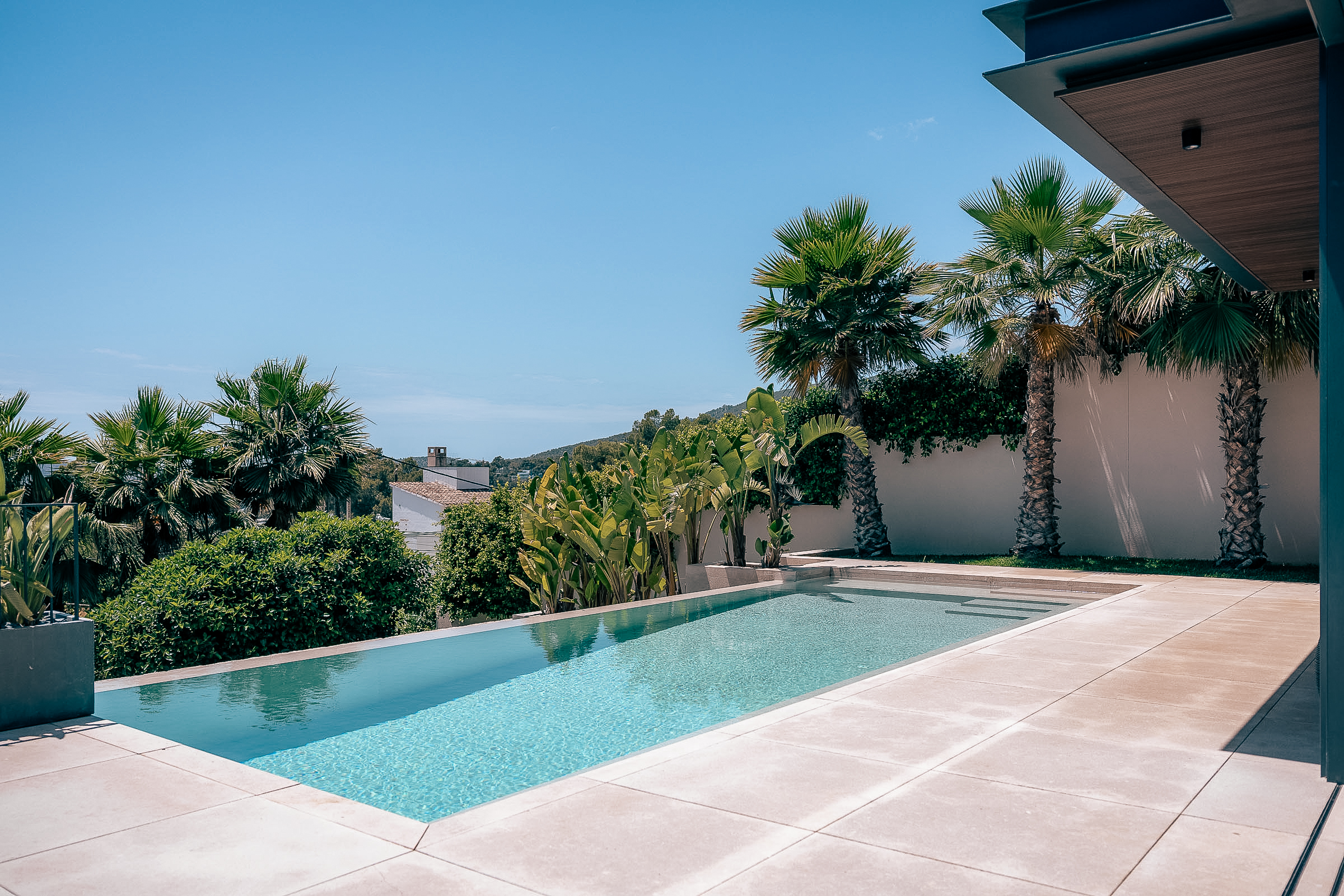 Contemporary 4-Bedroom Villa in Portals Nous with Sea Views — image 27
