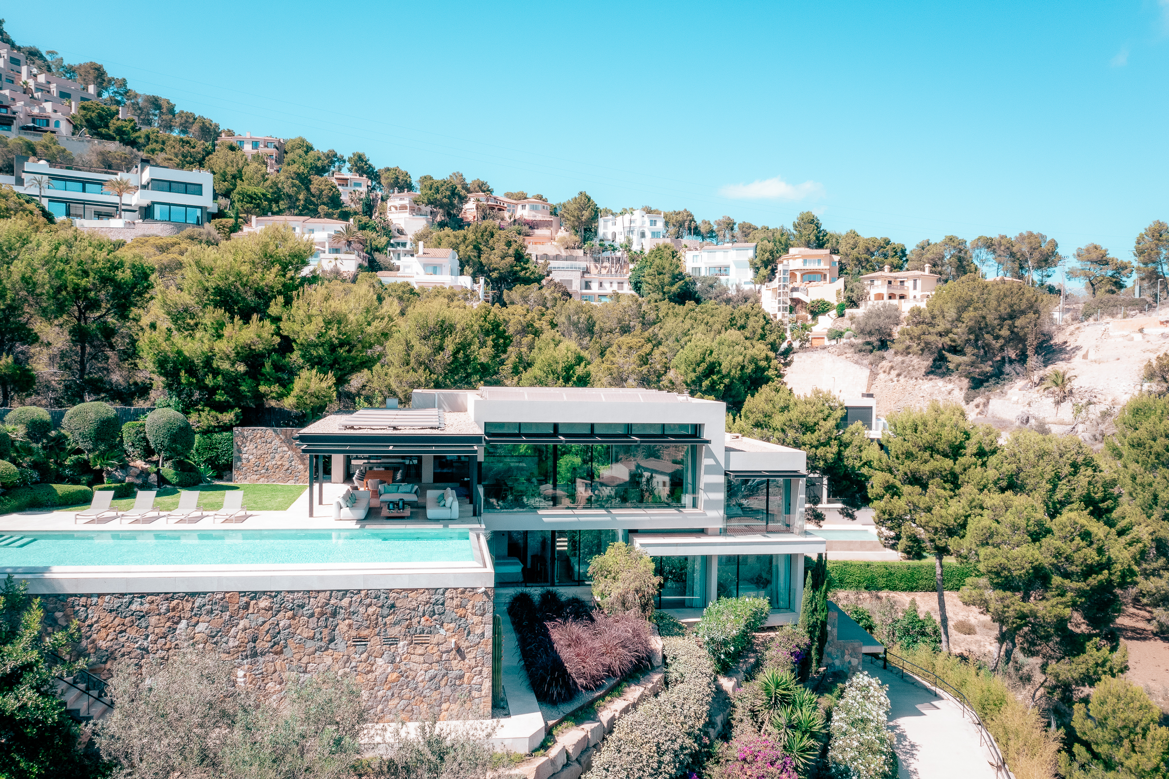 Luxury villa in Port de Andratx with sea views and large pool — 2