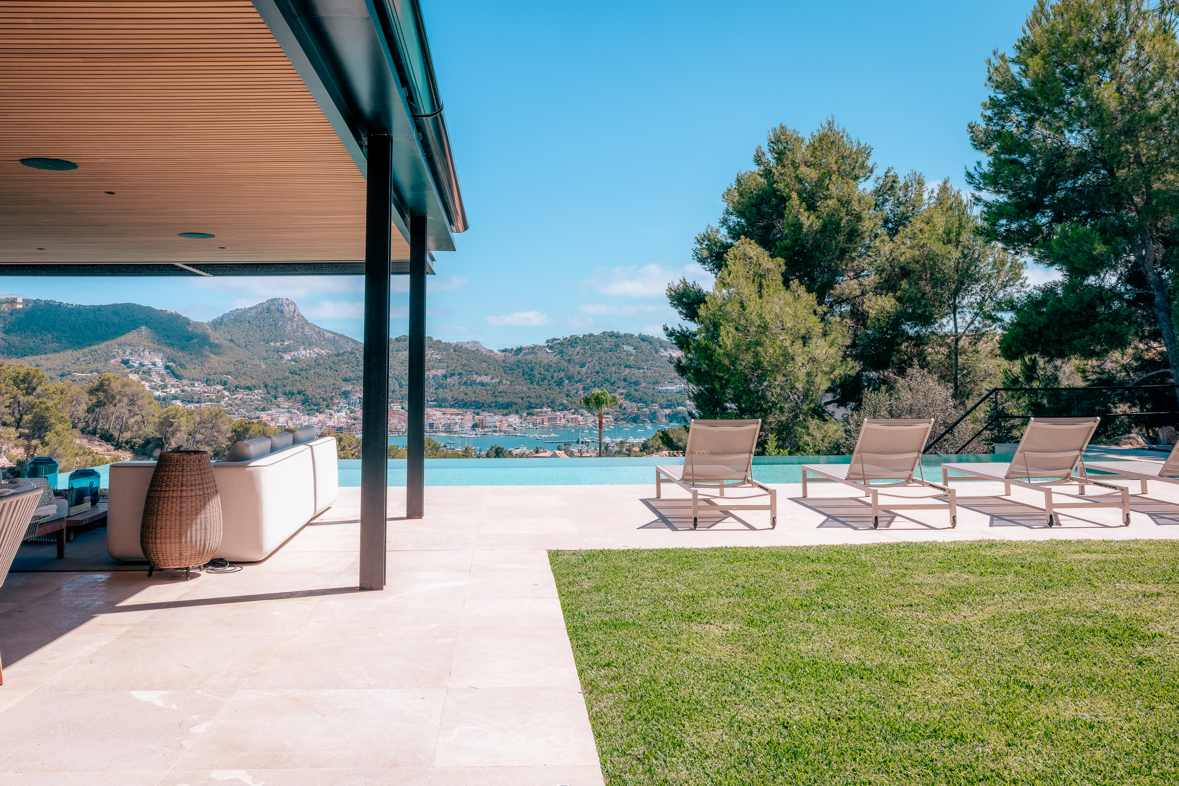 Luxury villa in Port de Andratx with sea views and large pool — 3