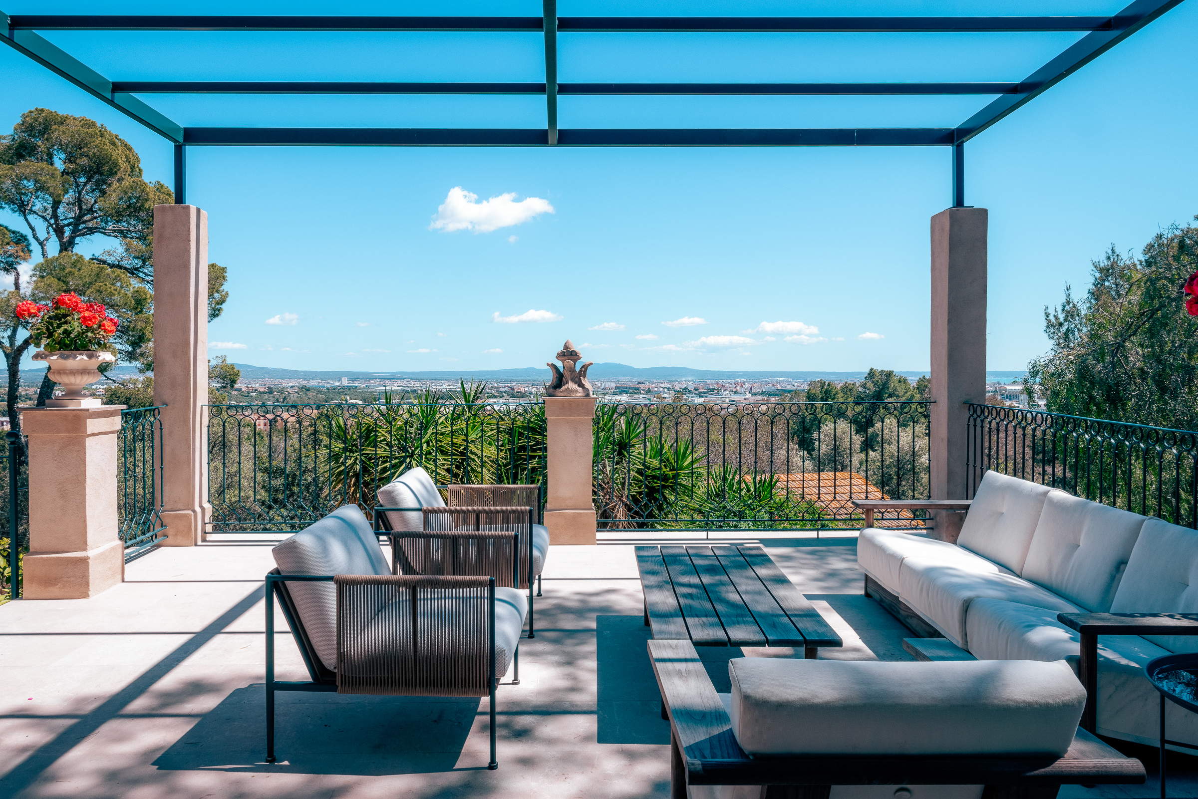 Stunning 5 bedroom villa in Son Roca with sea views — 1