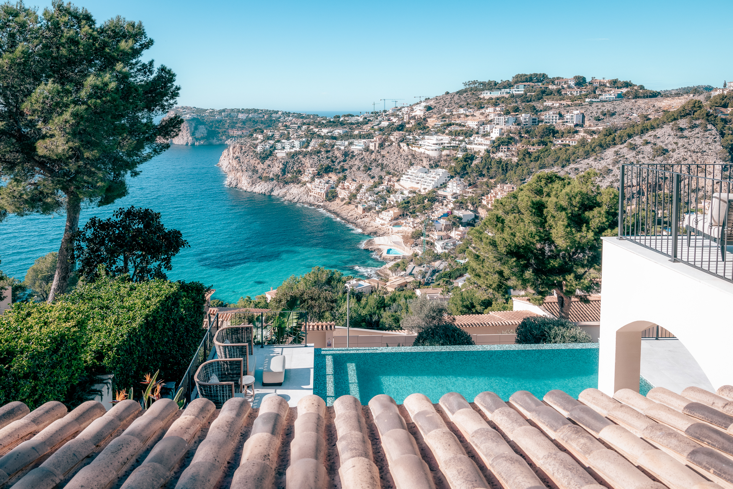 Elegant 4-Bedroom Villa in Cala Llamp with Sea Views — 6