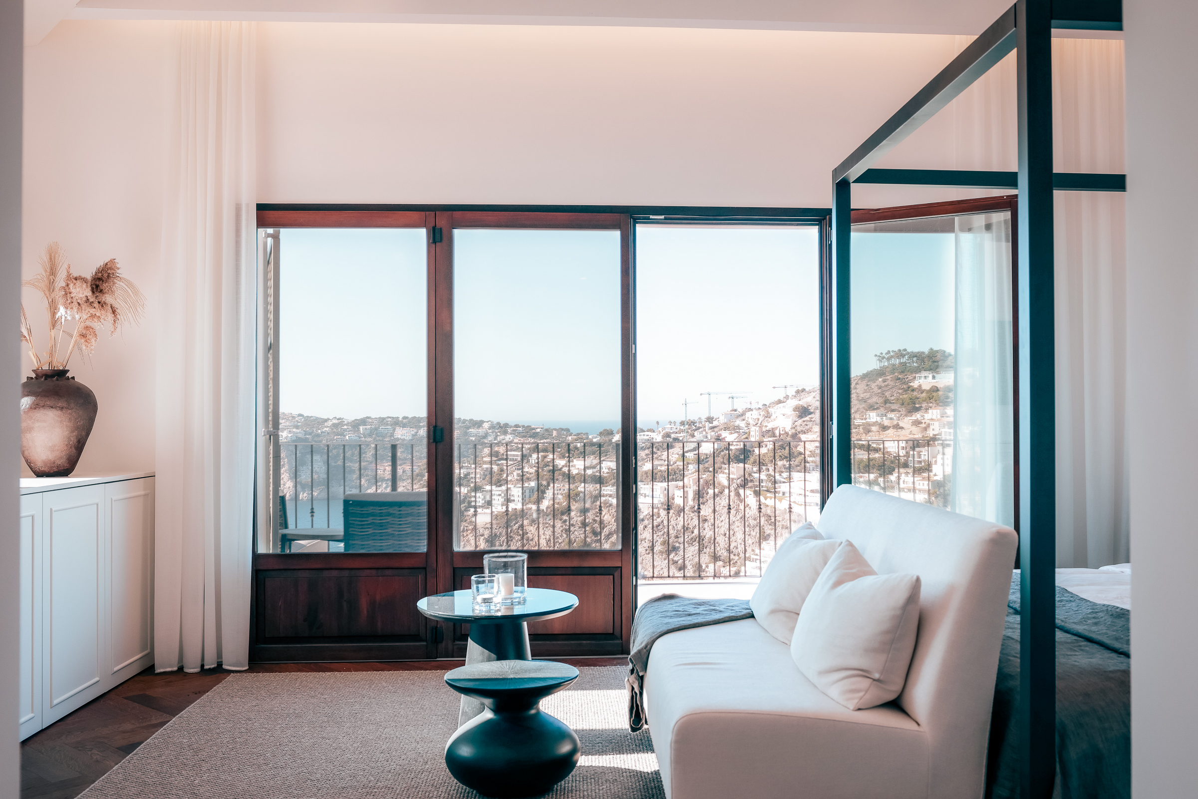 Elegant 4-Bedroom Villa in Cala Llamp with Sea Views — 10