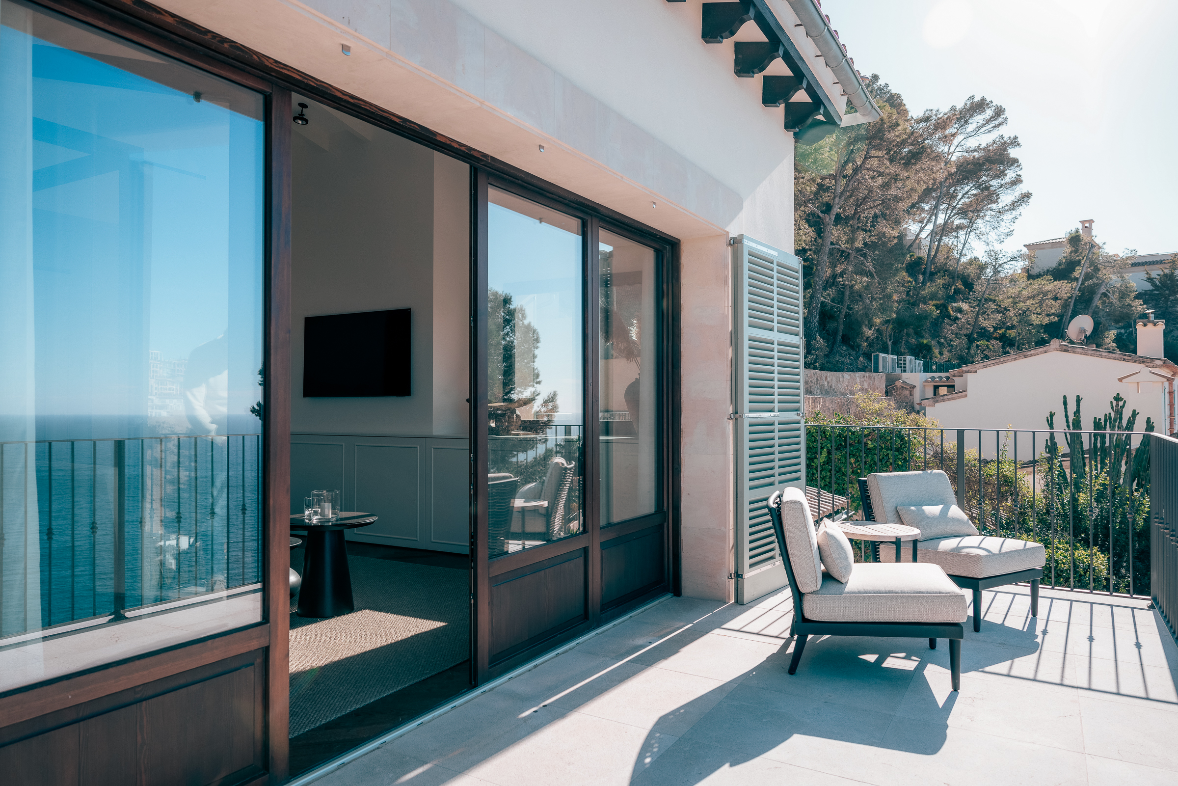Elegant 4-Bedroom Villa in Cala Llamp with Sea Views — image 16