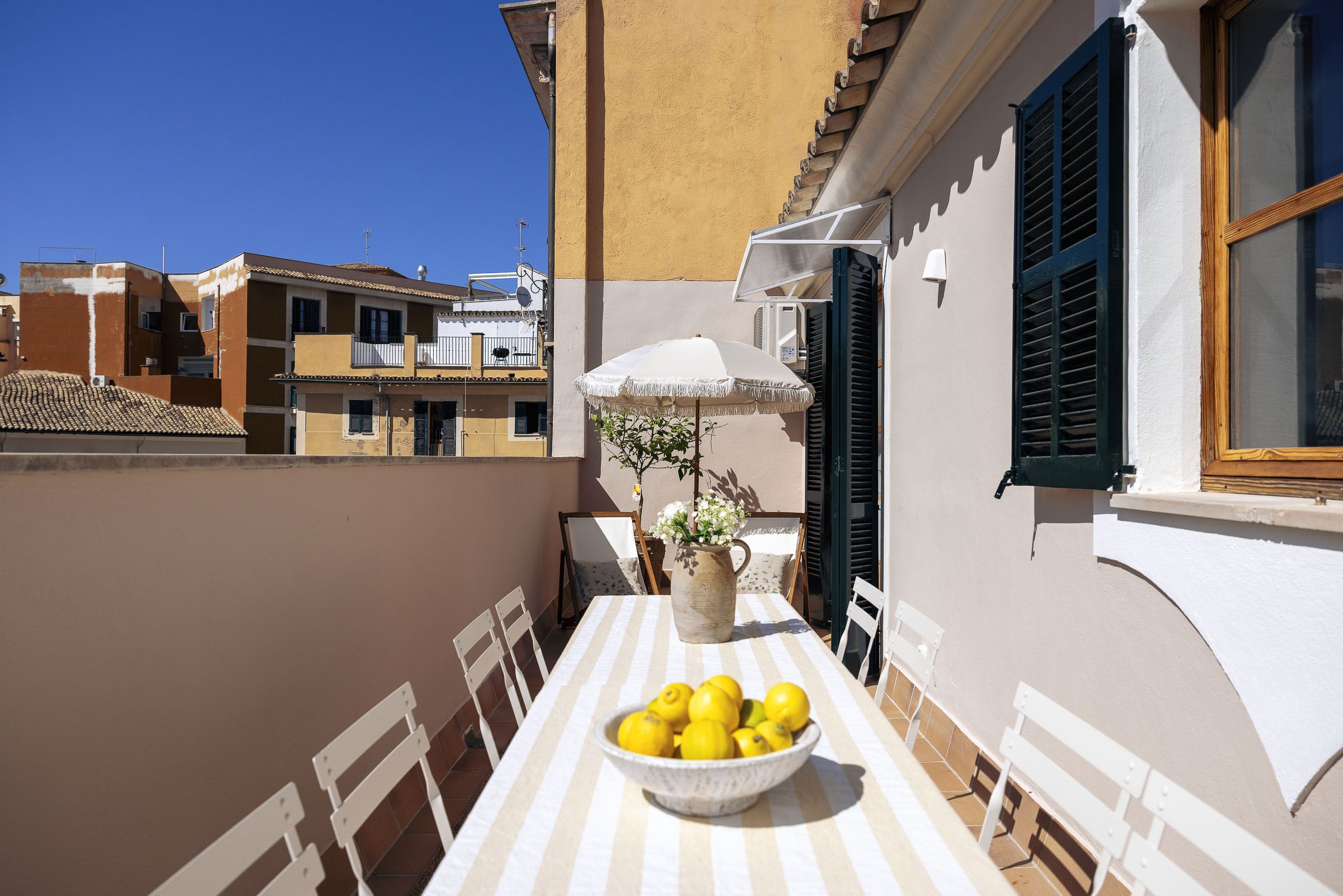 Beautiful Fully Renovated Duplex Penthouse in Old Town Palma — image 3