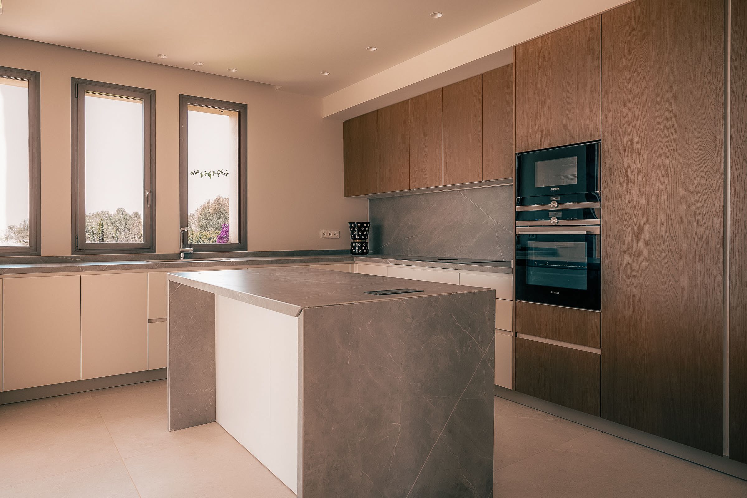 Beautiful newly built 5 bedroom finca on a large plot in Santanyi — image 9