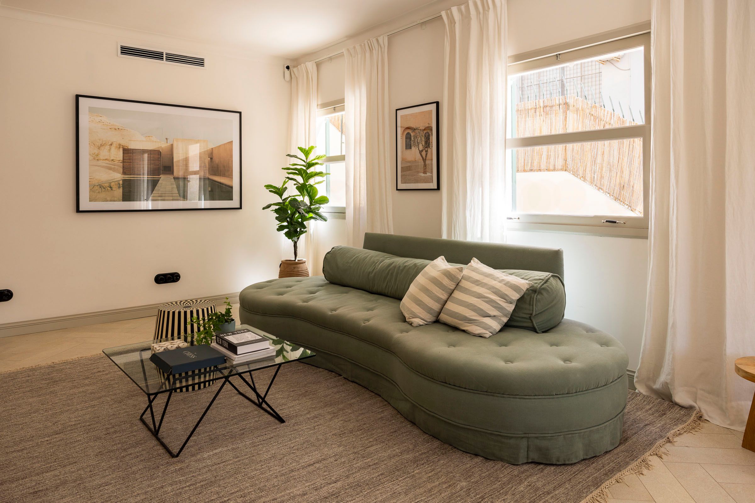 Elegant renovated apartment with 148 m² of terraces by Palma Tennis Club — image 3