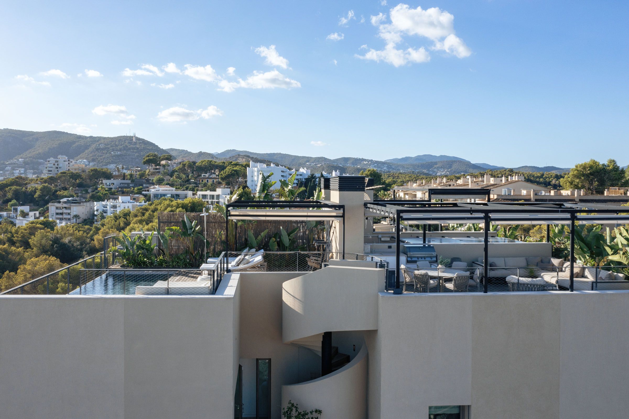 Contemporary Duplex Penthouse in Bonanova, with Private Rooftop Pool and Sea Views — image 4